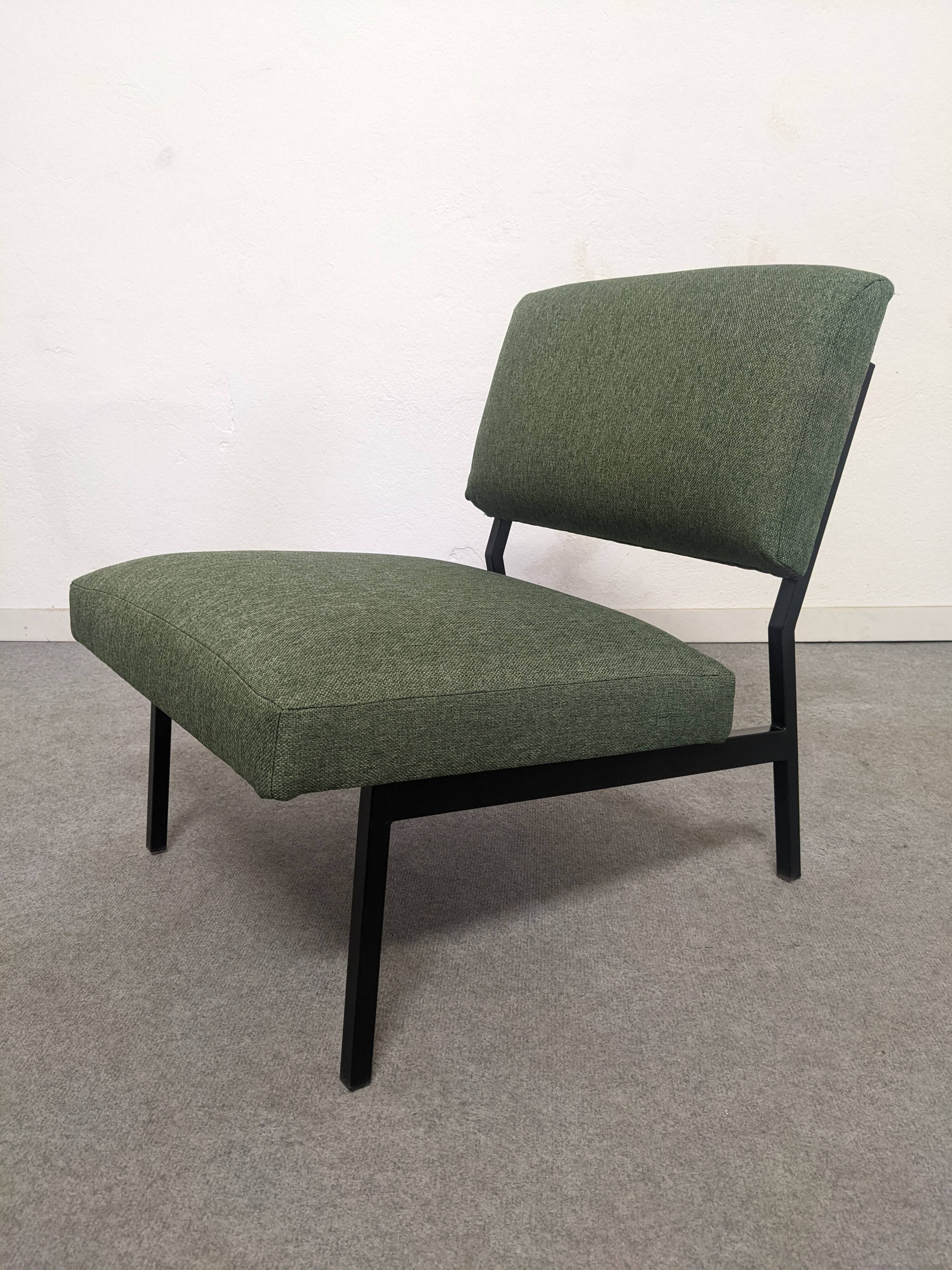 Modernist driver of the 50s/60s and her ottoman