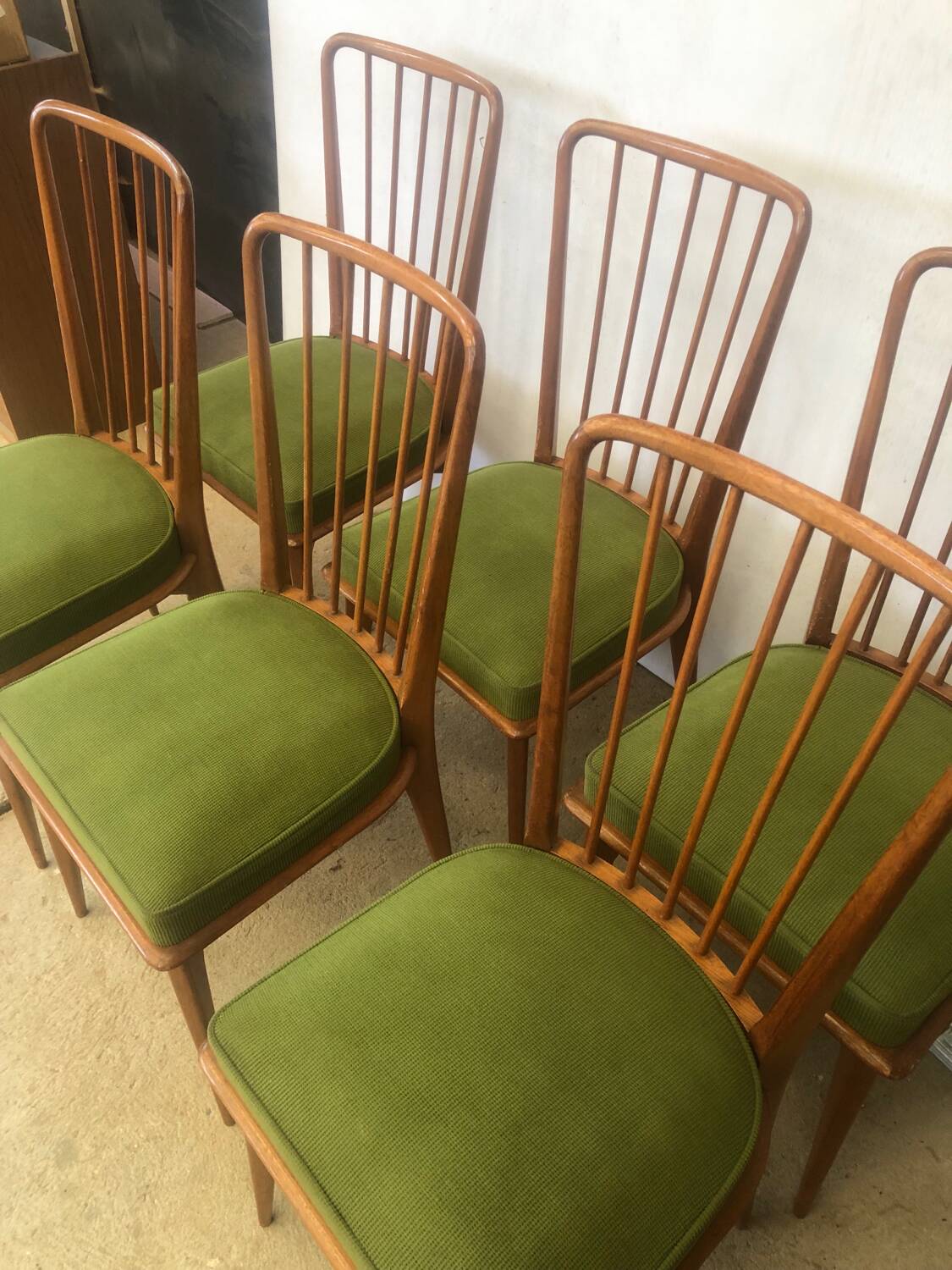 Ensemble de 6 chaises et 2 fauteuils de Charles Ramos