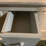 White chest of drawers