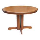 Magnificent Scandinavian round extendable table in Regain / Baumann style.