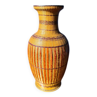 Grand vase vintage en porcelaine, rotin et bambou tressé