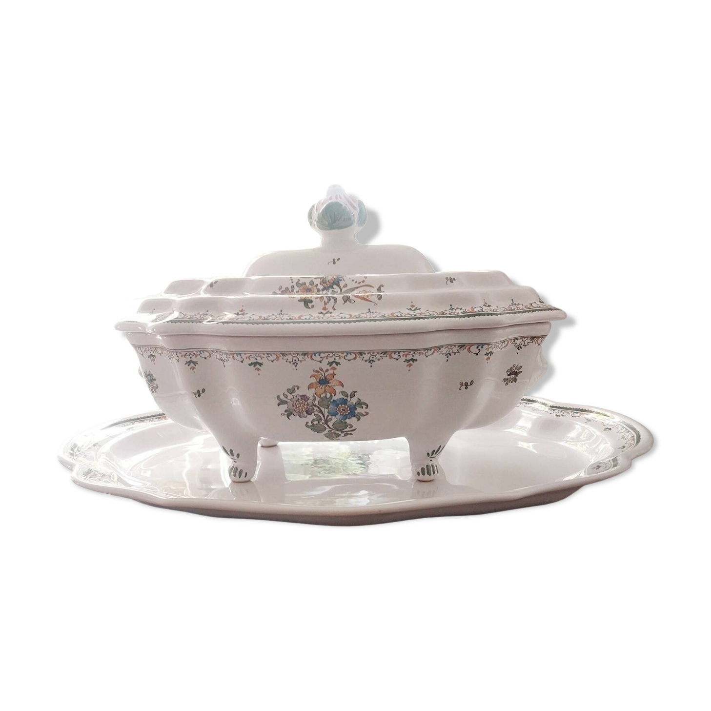 Tureen and platter signed Bondil in Moustiers, Provençal art earthenware