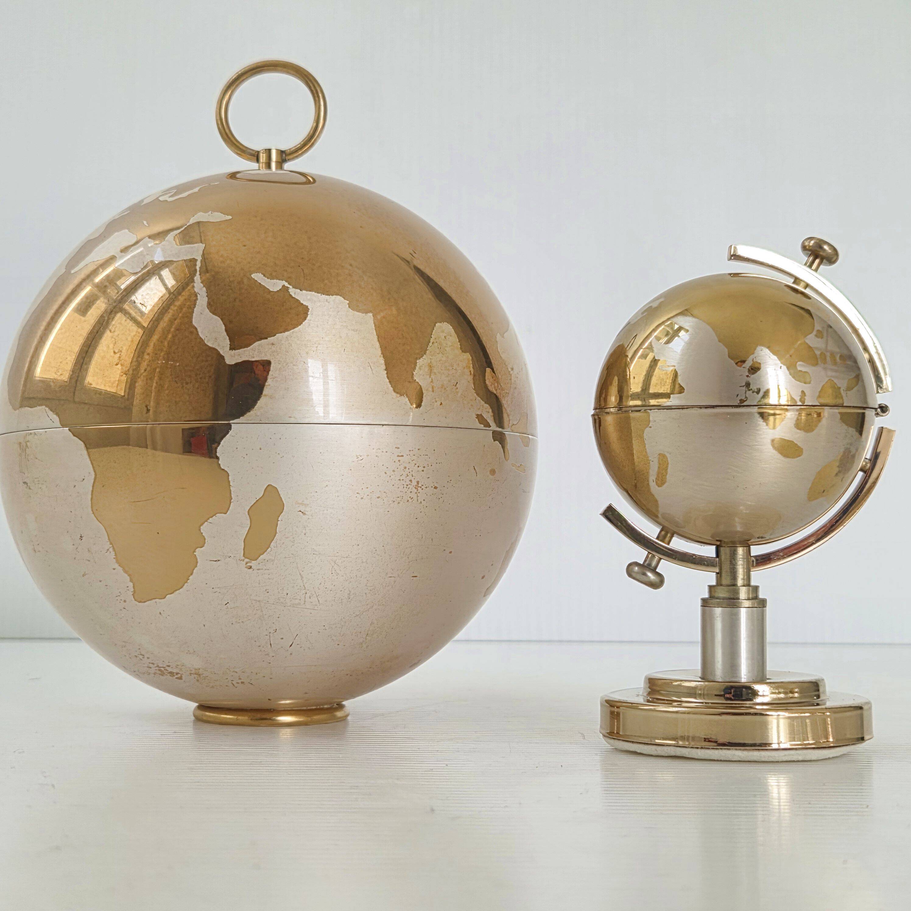VINTAGE CIGARETTE & LIGHTER DISPENSER 1970 WORLD MAP GLOBE 70S RETRO