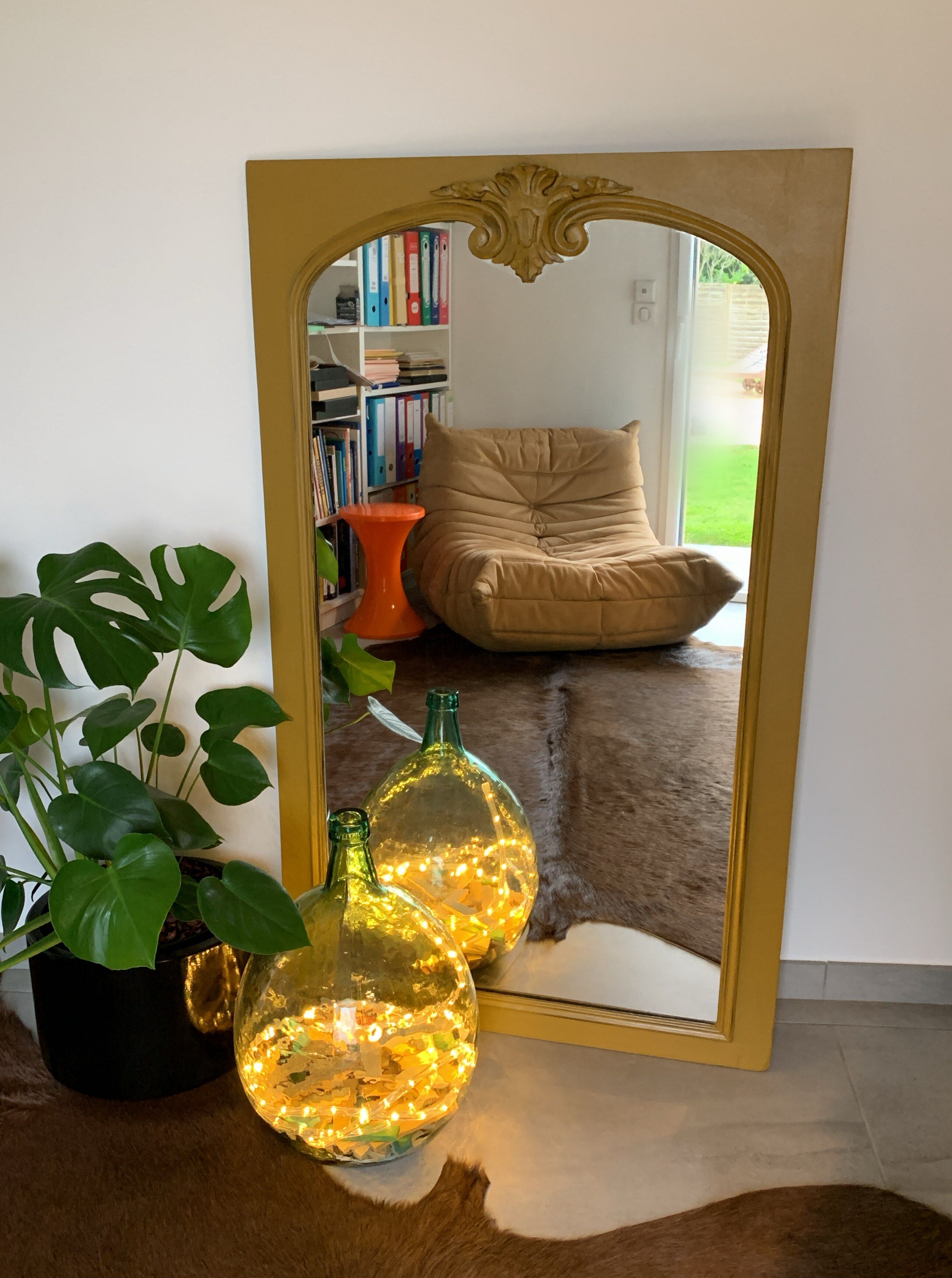 Mirror frame painted wood