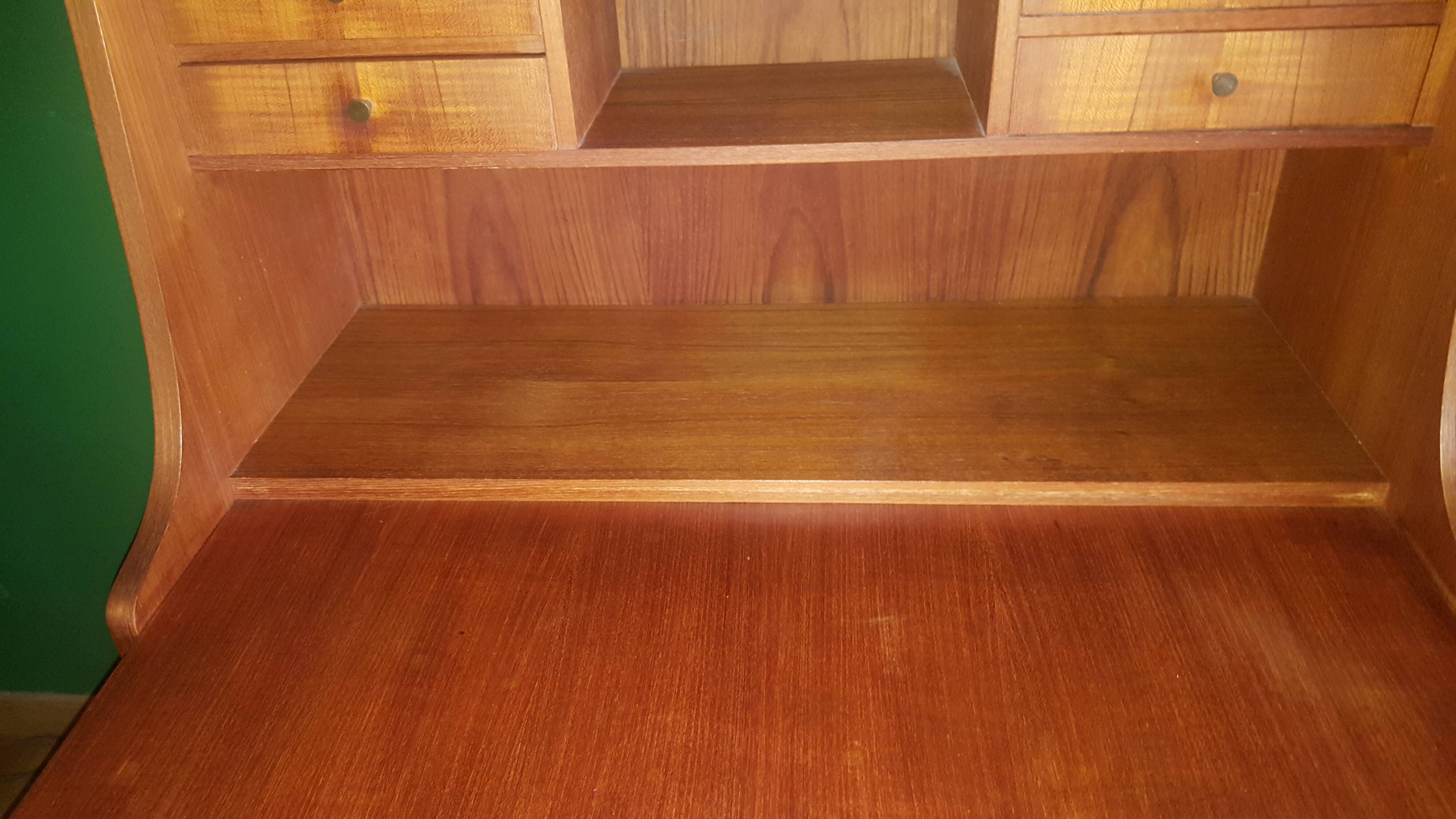 Secretary Gunnard Nielsen Tibergaard in teck