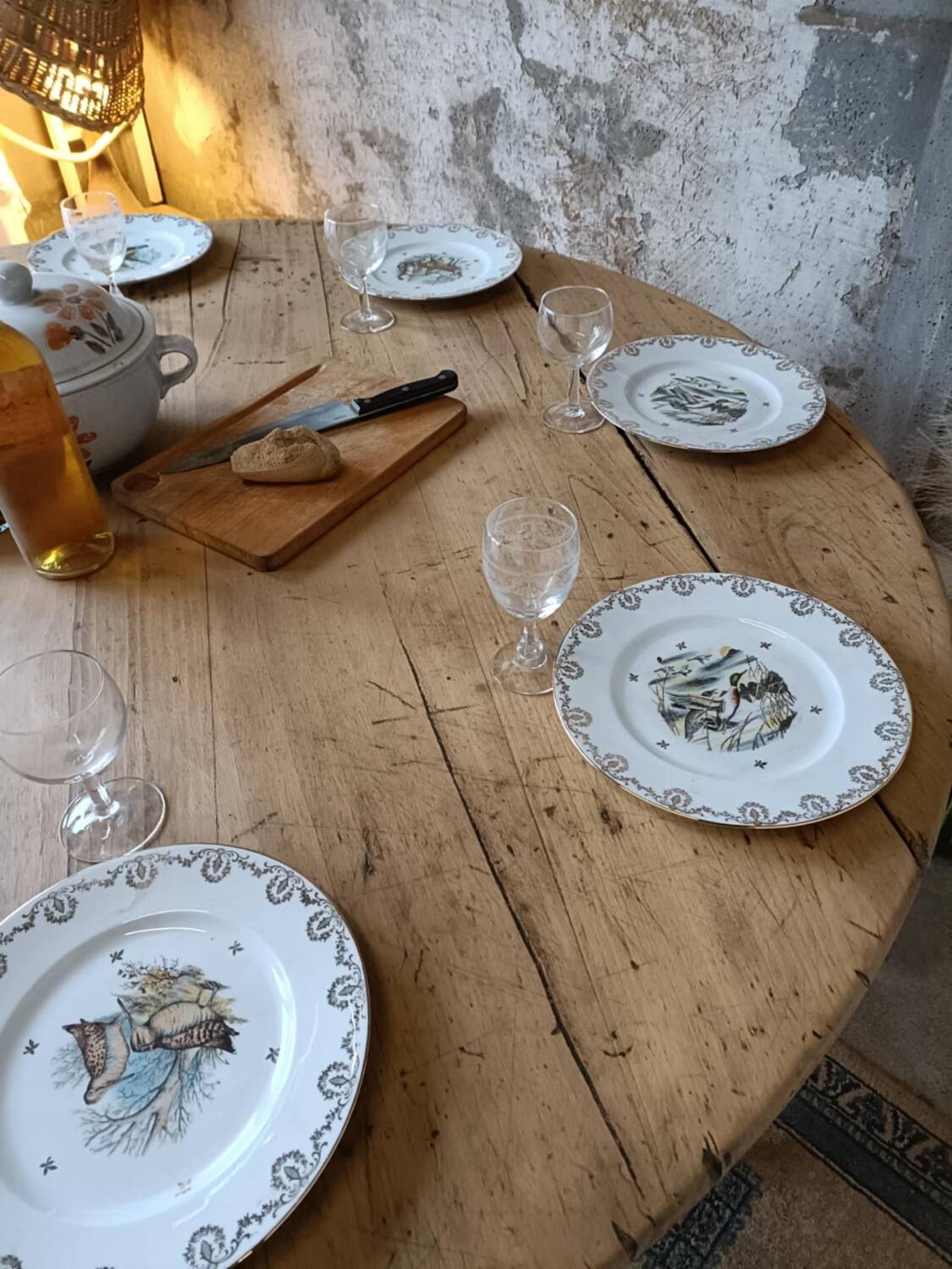 Round farmhouse table