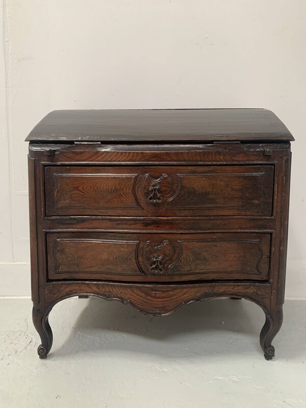 Meuble de maitrise en chêne sculpté Commode scriban XVIII siècle