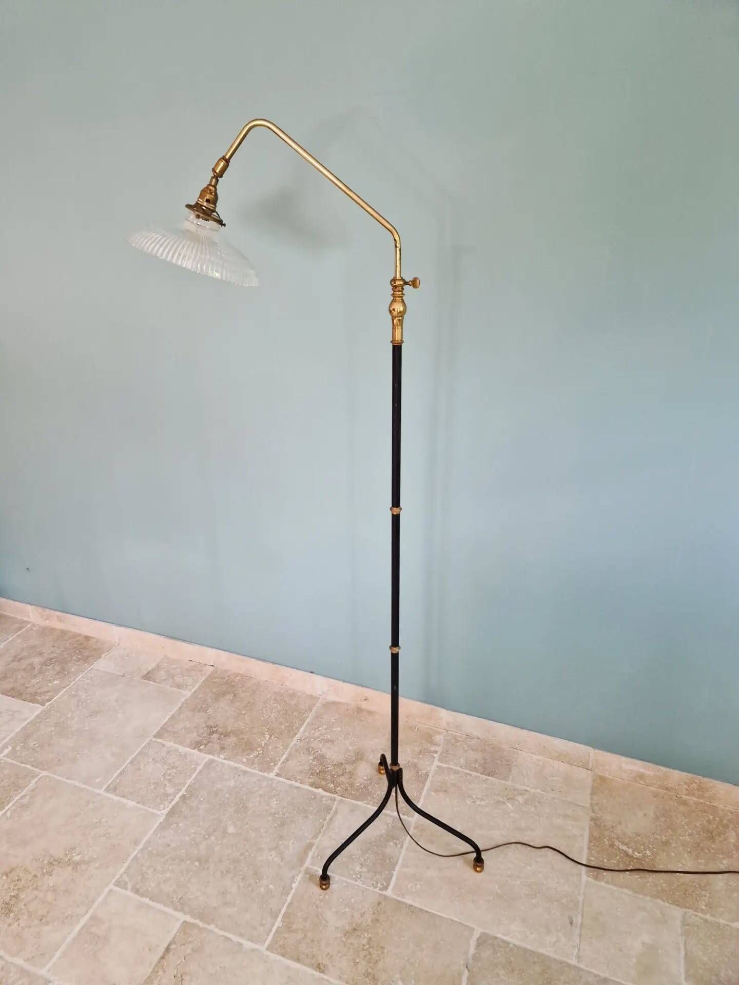 Lampadaire articulé, pied tripode, Mid-century, France, 1950