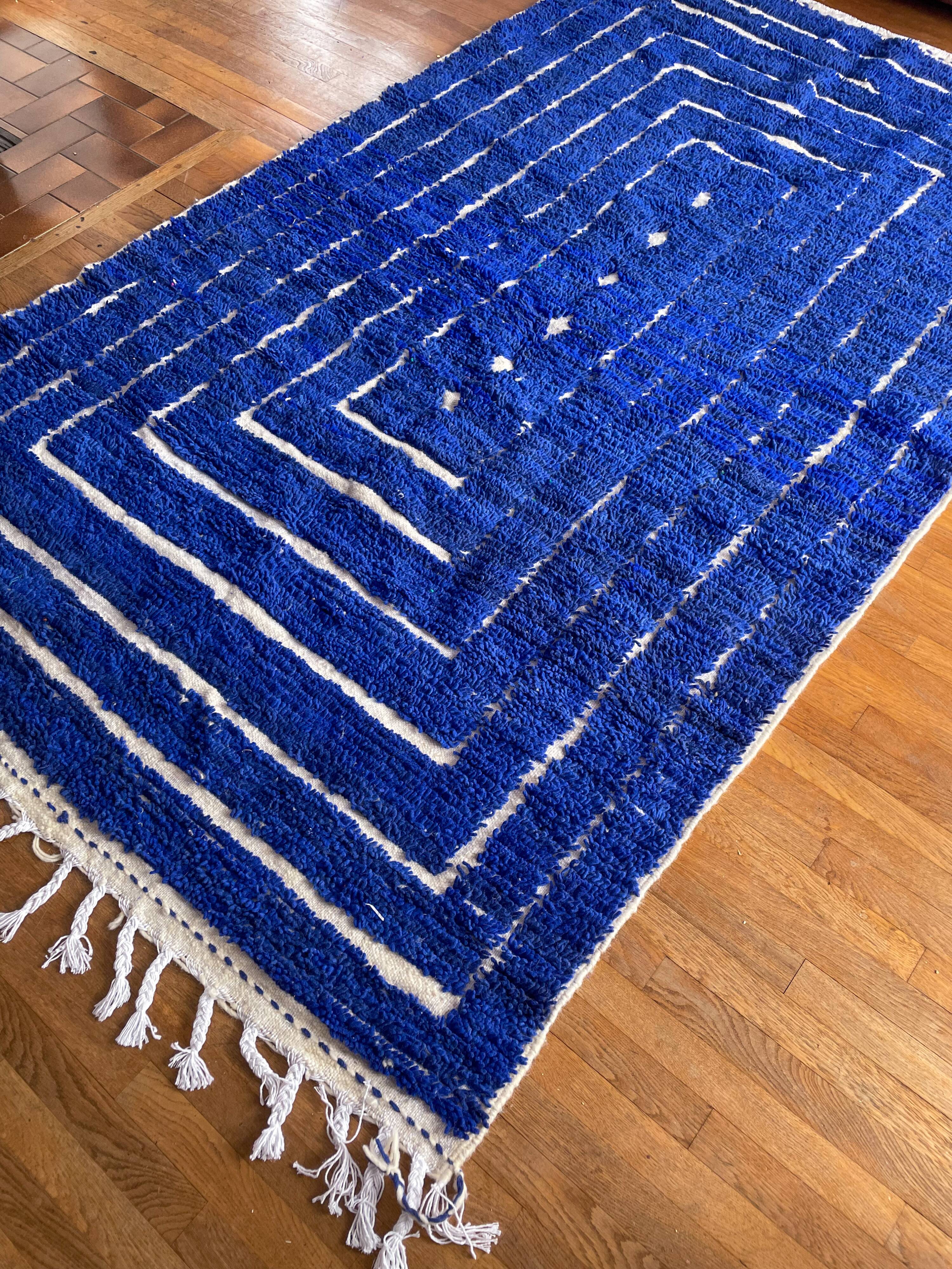 Klein blue Berber Moroccan carpet with reliefs