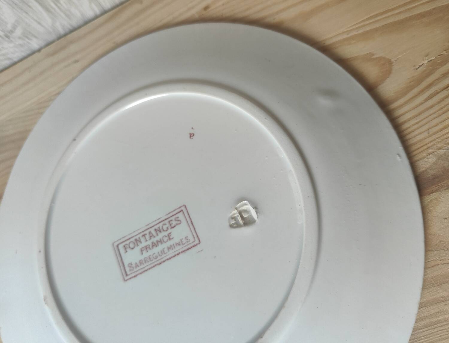 6 assiettes à dessert modèle Fontanges par Sarreguemines