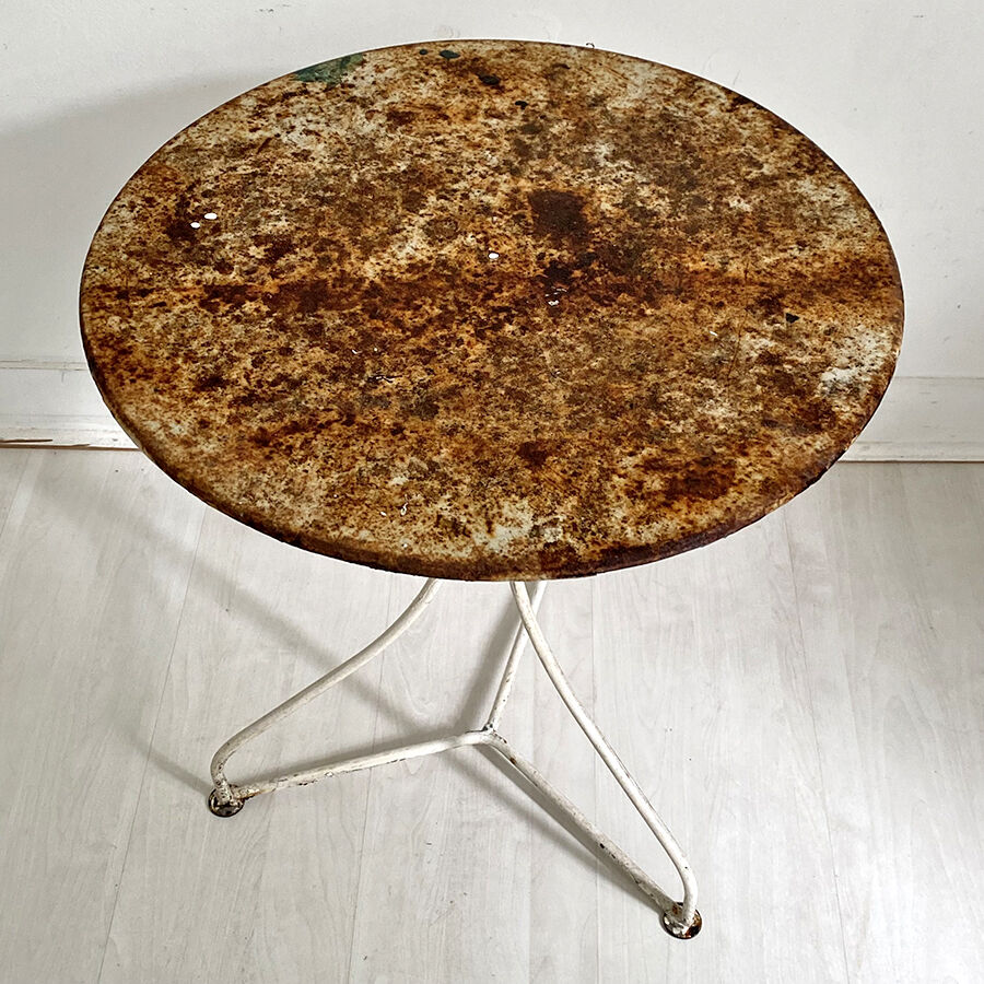 Vintage garden pedestal table