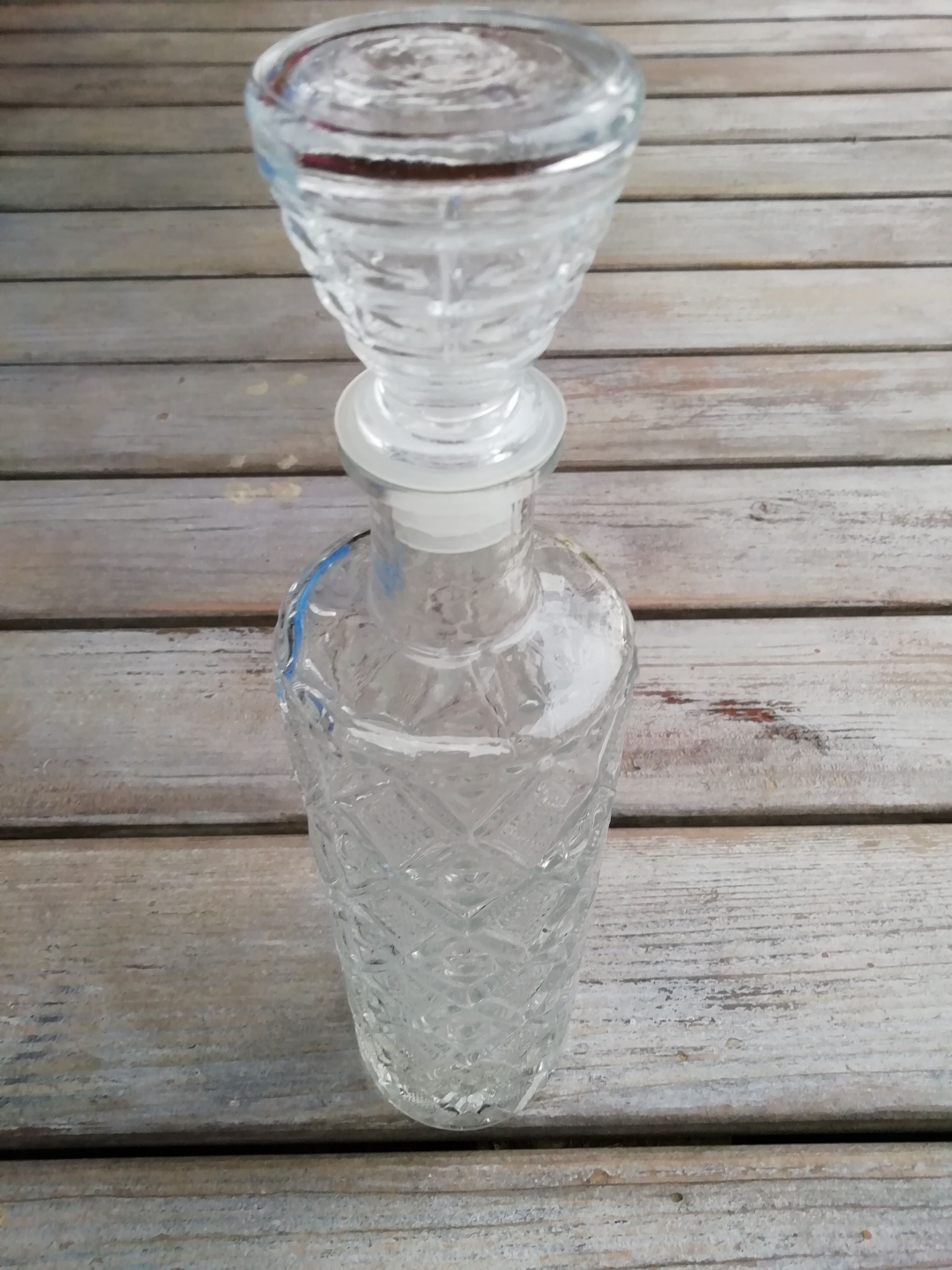 Carafe chiseled glass