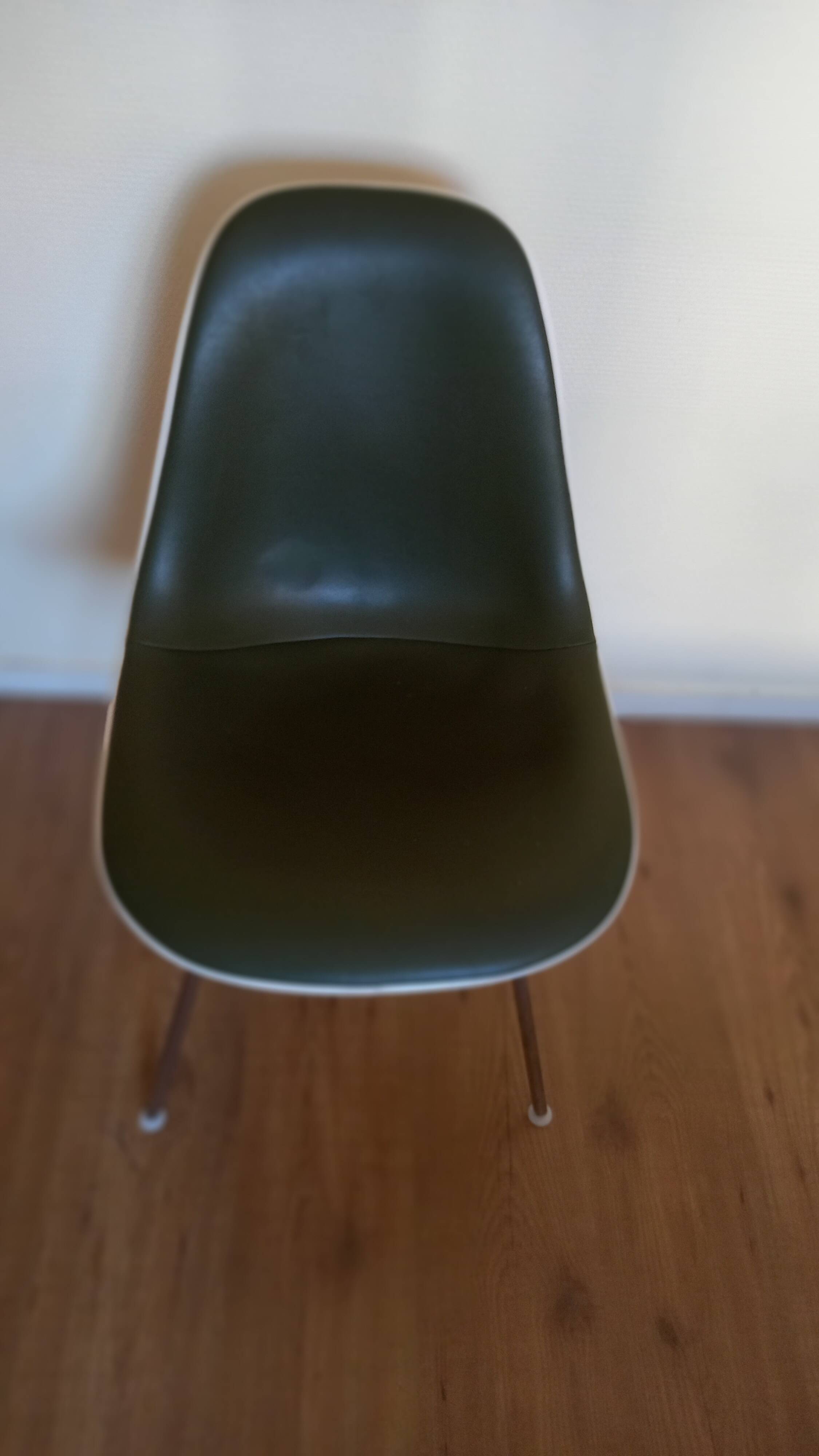 DSX chair by Eames Herman Miller edition