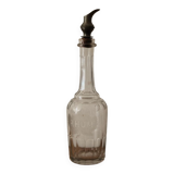 Bouteille de rhum en verre ciselé