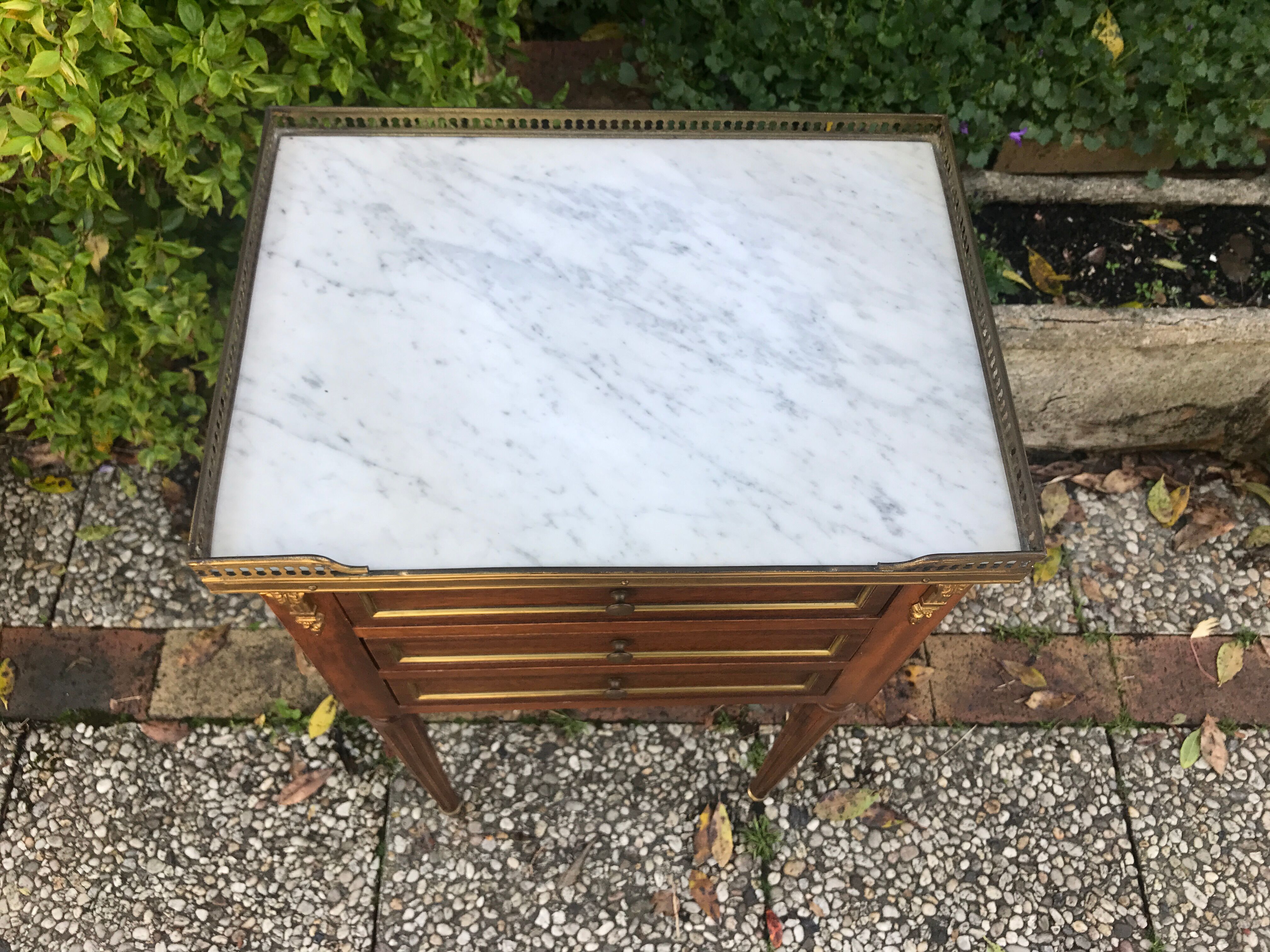 Bedside style Louis XVI marble