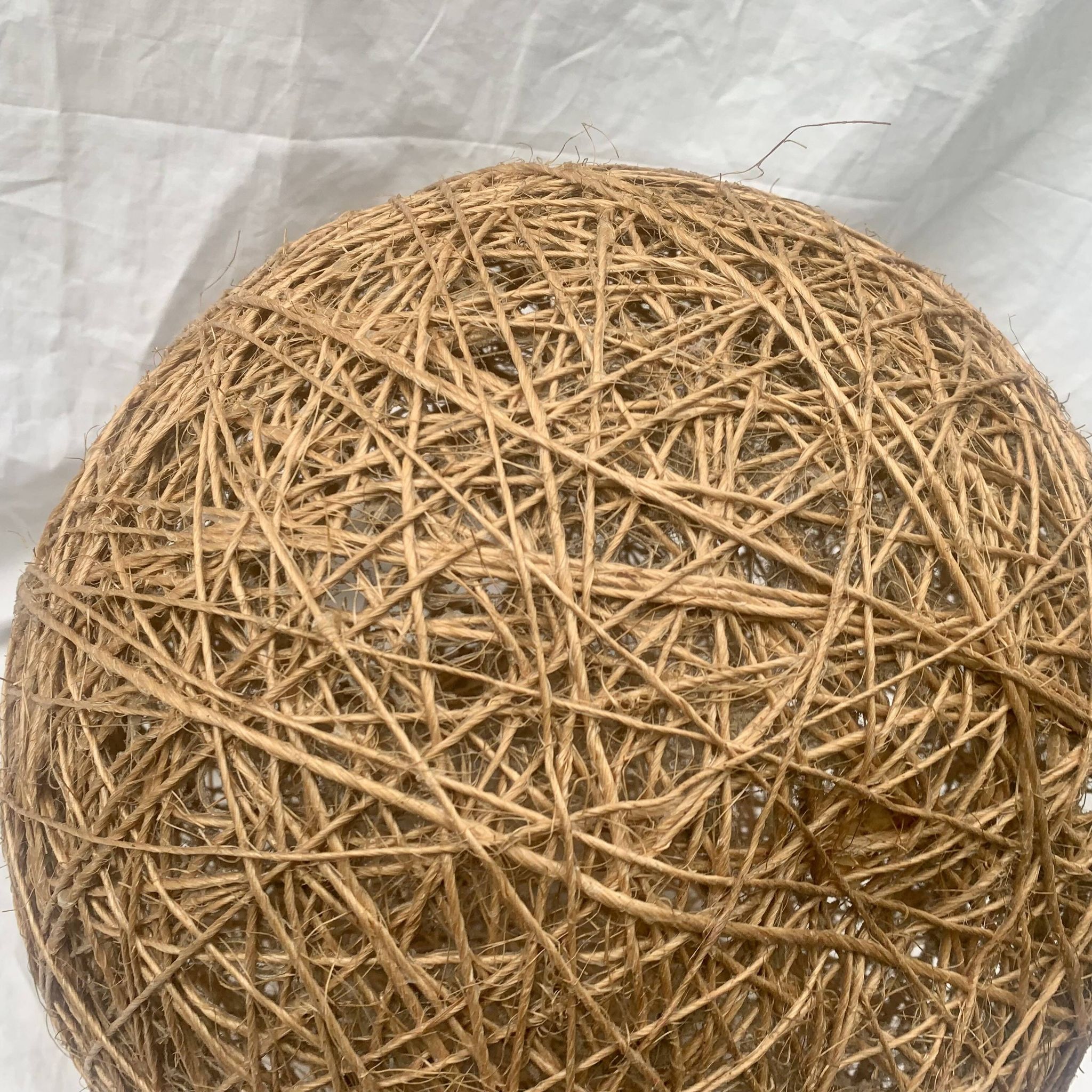 Suspension boule vintage en corde et rotin - 36 cm