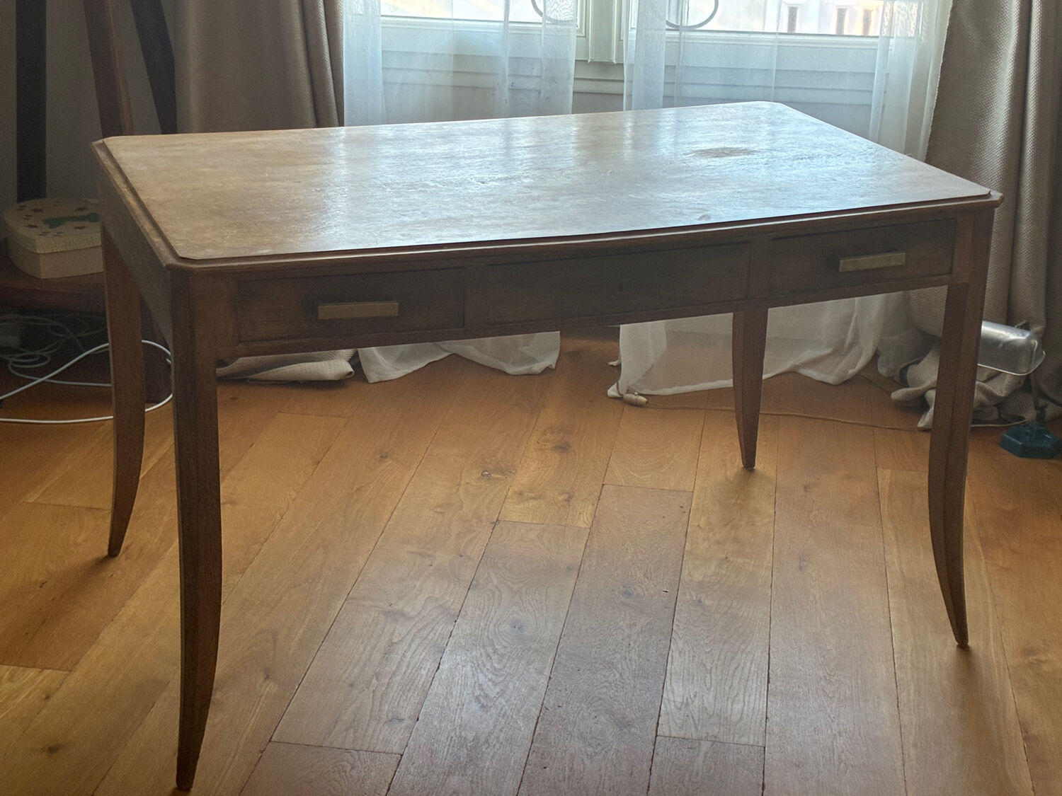 Compass leg desk