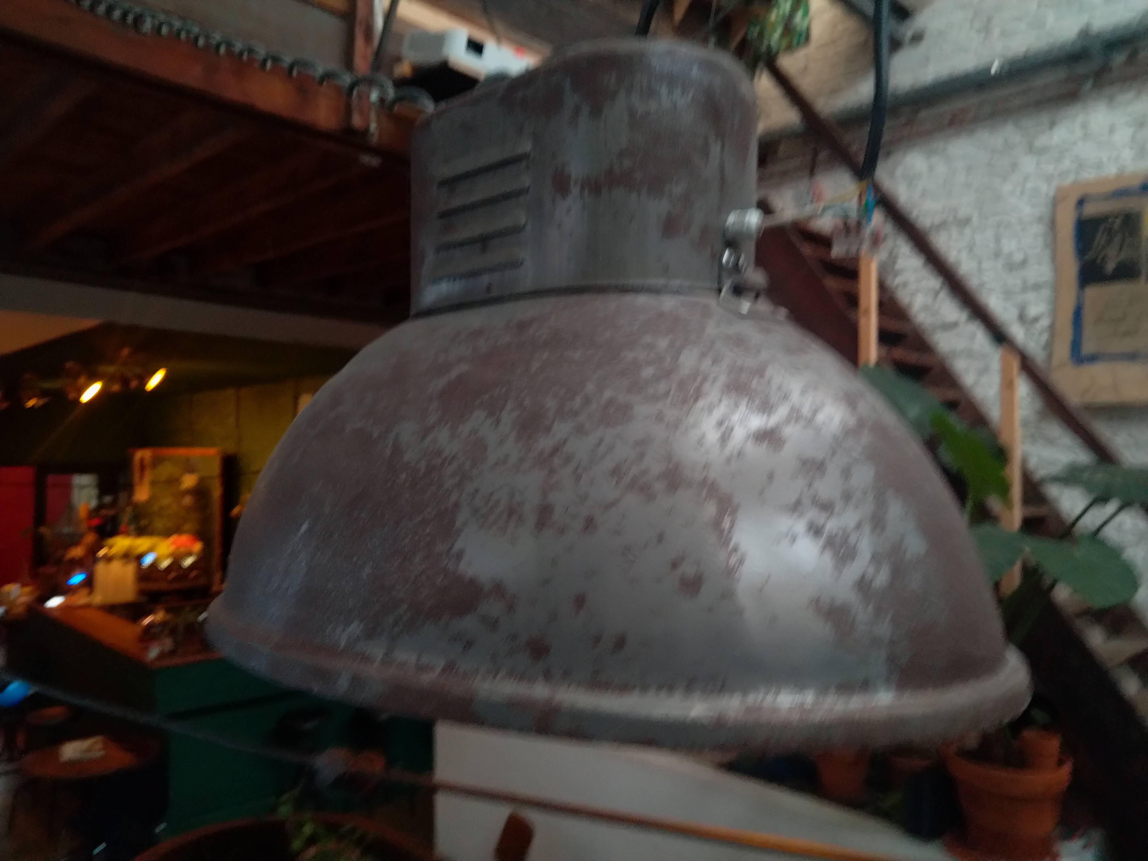 Grande lampe industrielle N°4