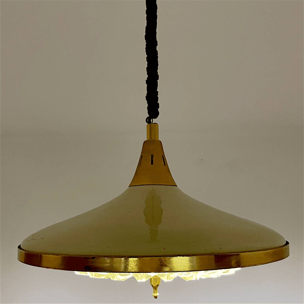 Retractable metal and  glass pull down pendant