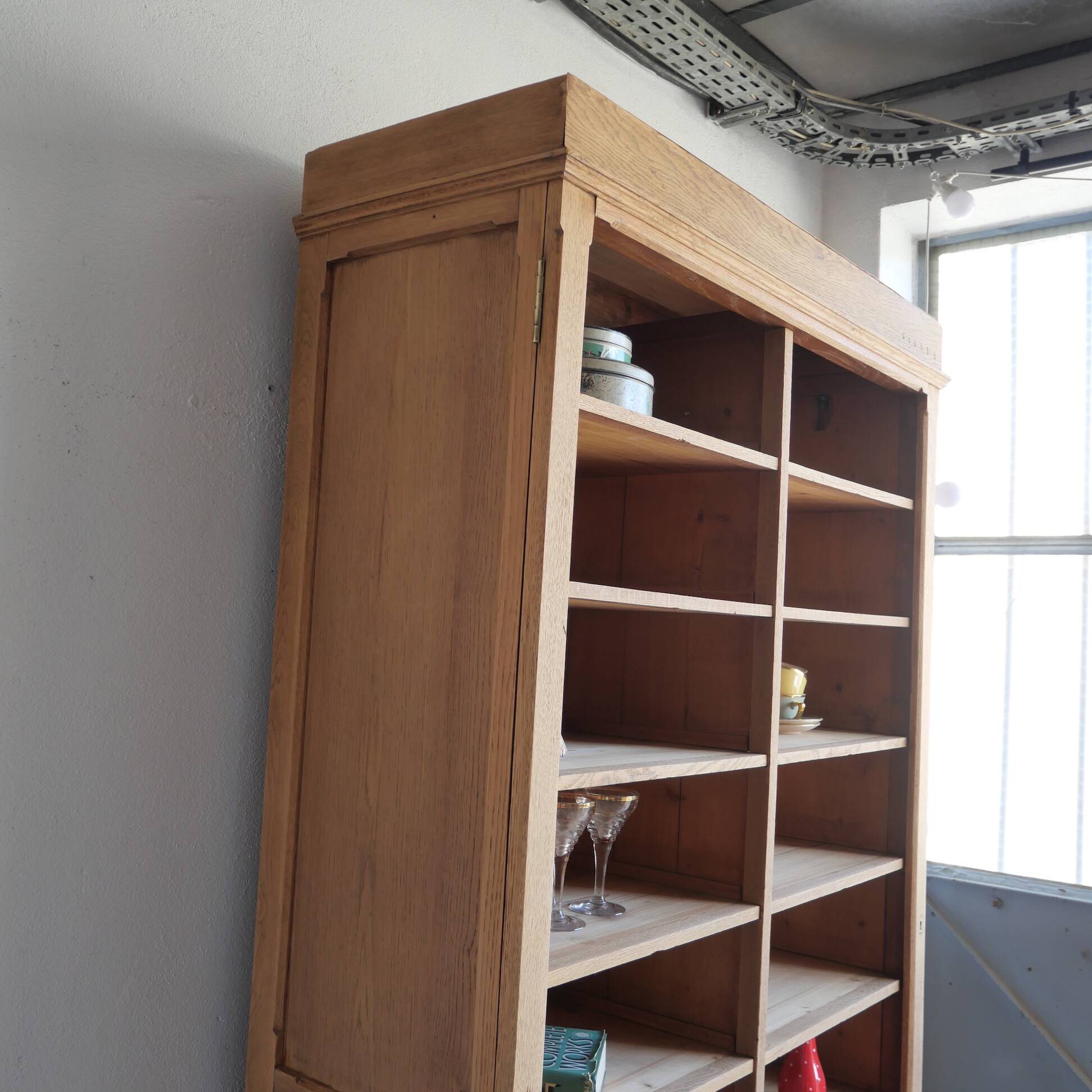 Meuble à casiers en chêne