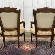 Paire de fauteuils Louis XVI début XXème en noyer