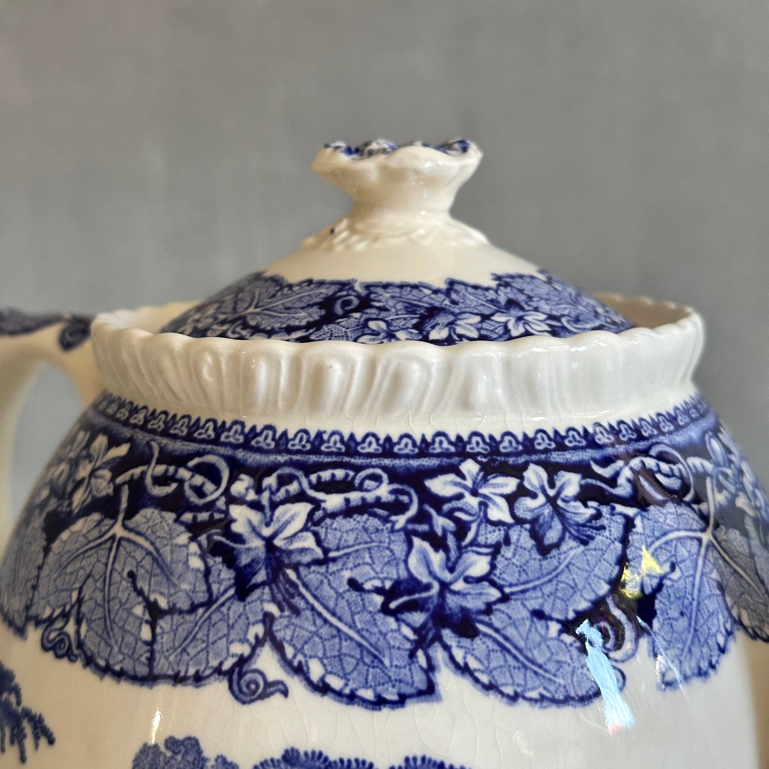 Théière « Vista Blue » de Mason – Faïence anglaise bleue et blanche