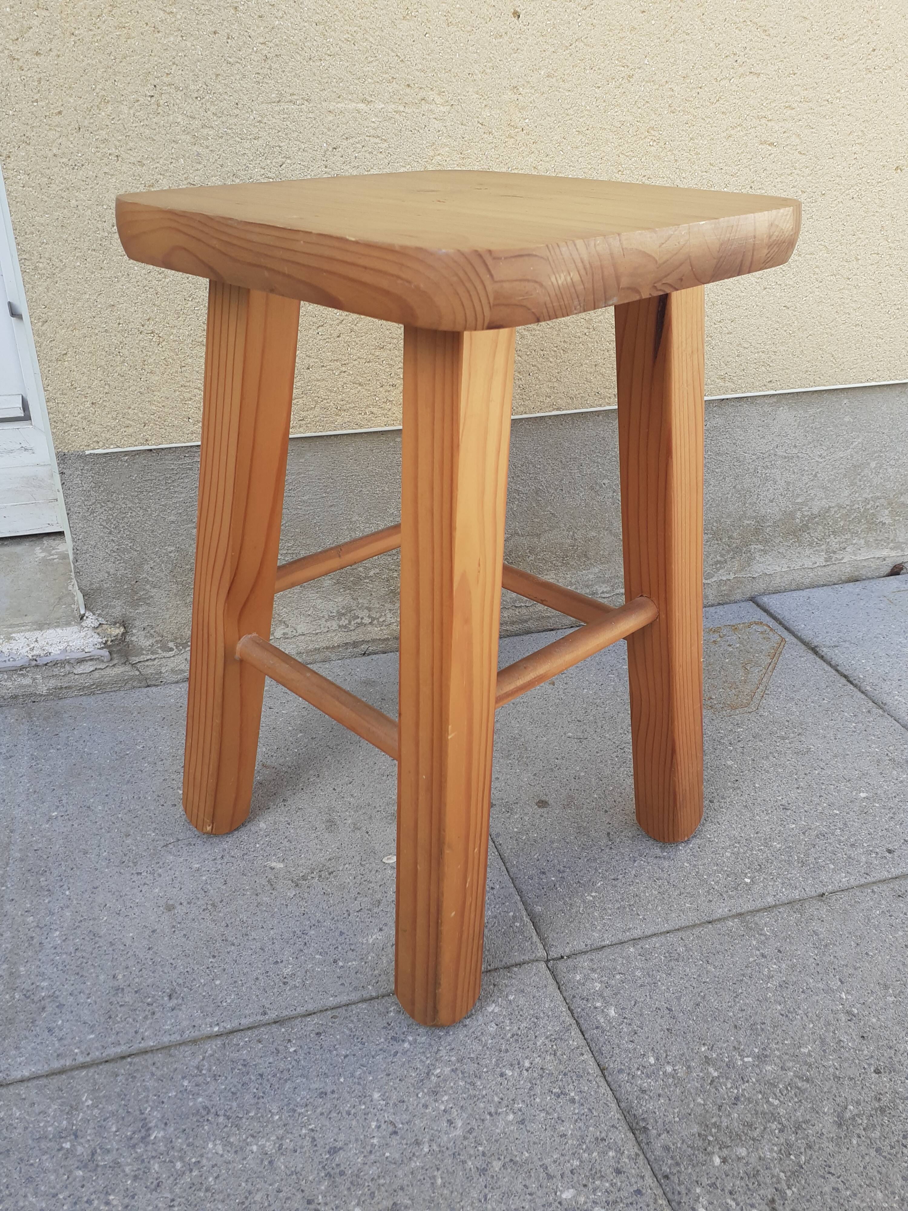Pine stool