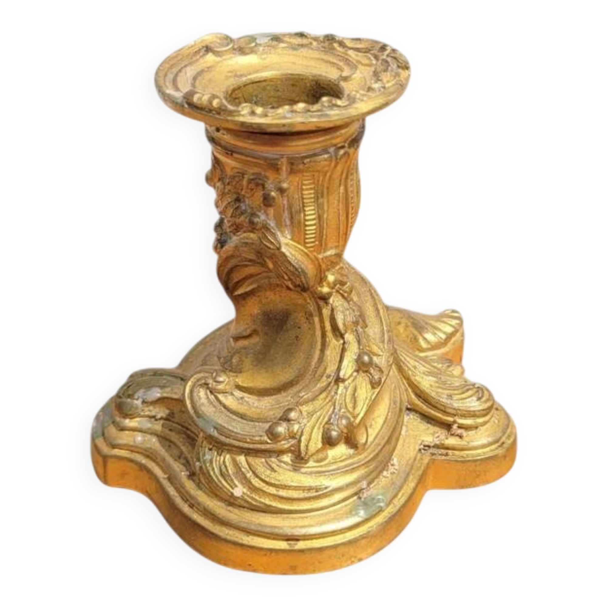 Bougeoir en métal doré style rocaille