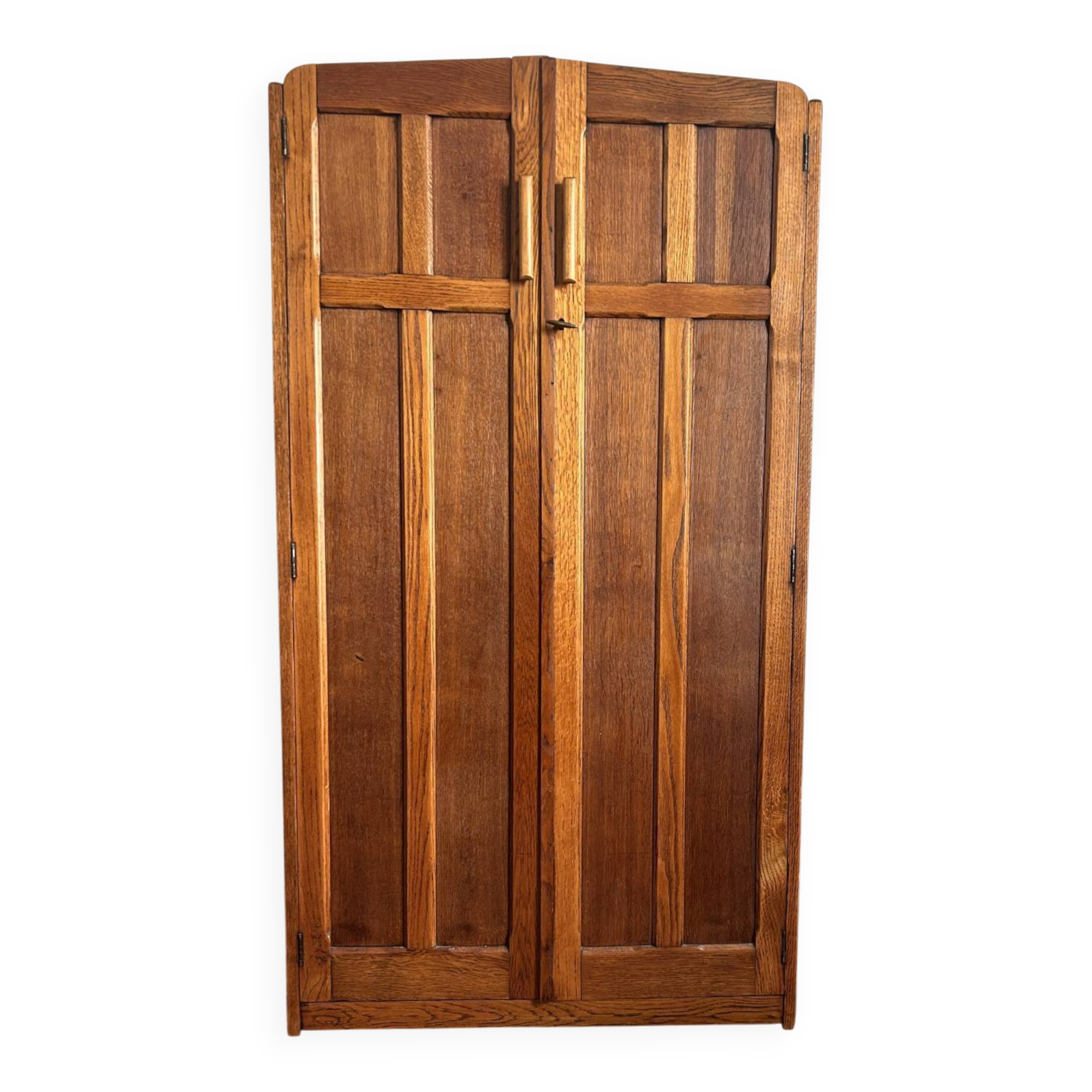 Small English oak wardrobe from the early 20th century with unusual proportions, a rarity.