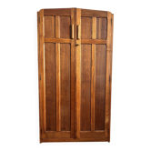 Petite armoire anglaise en chêne début XXe aux proportions atypiques une rareté