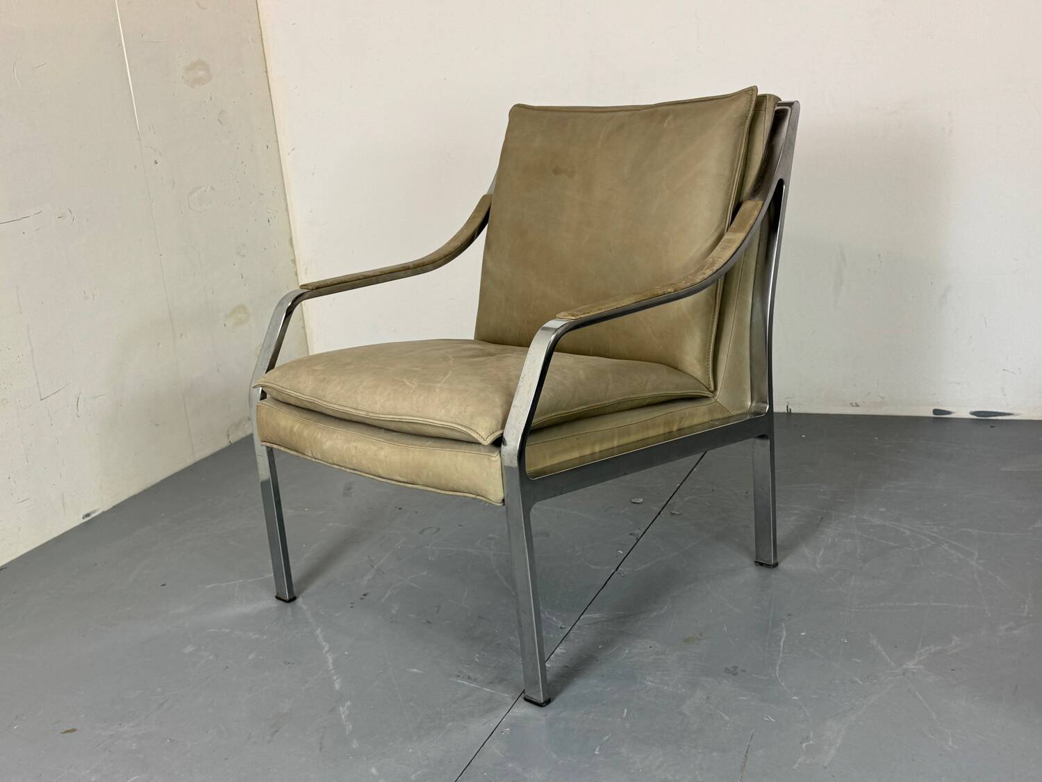 Modernist Mid Century Walter Knoll steel and leather lounge chair