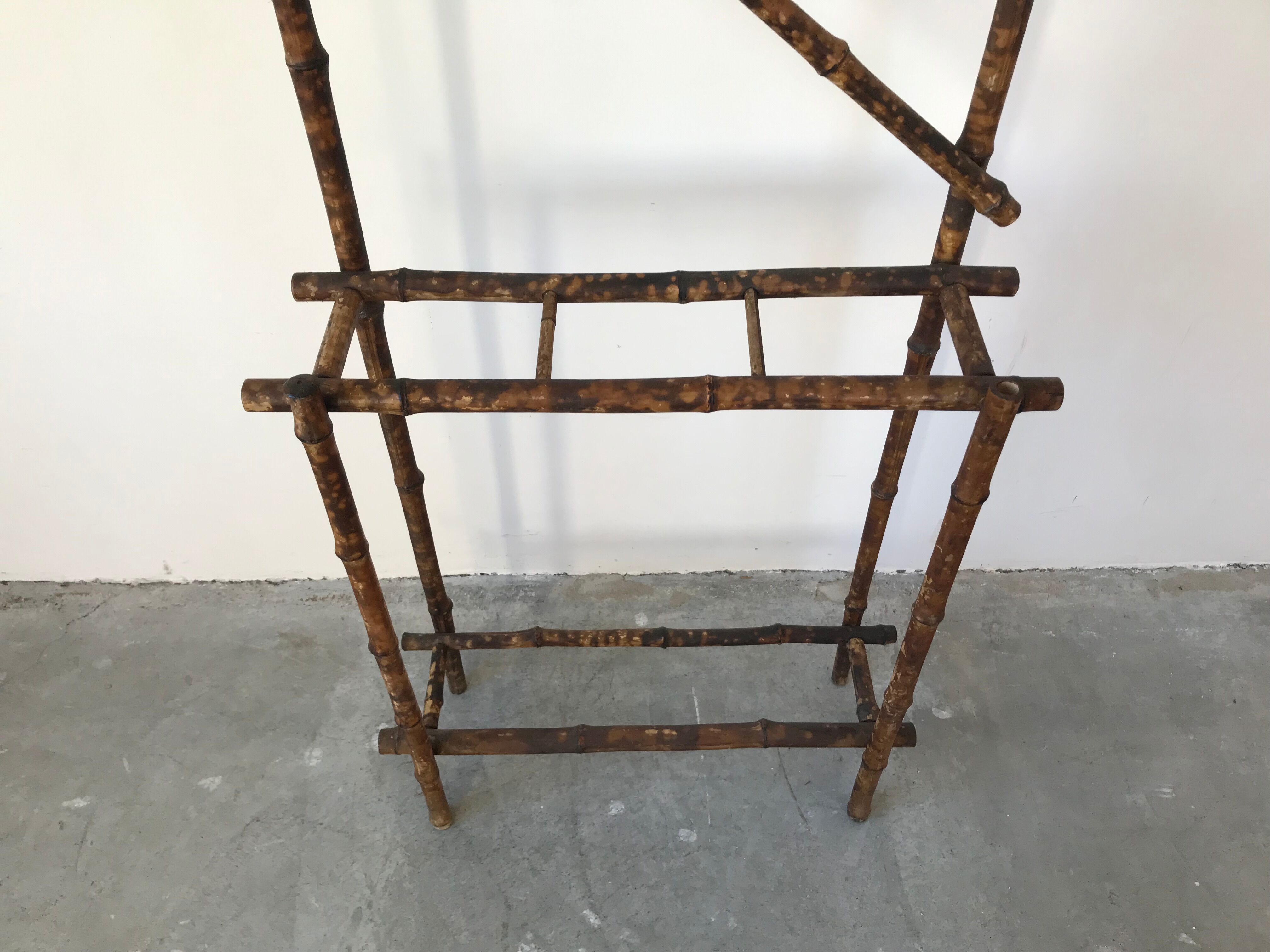 Bamboo coat rack cloakroom