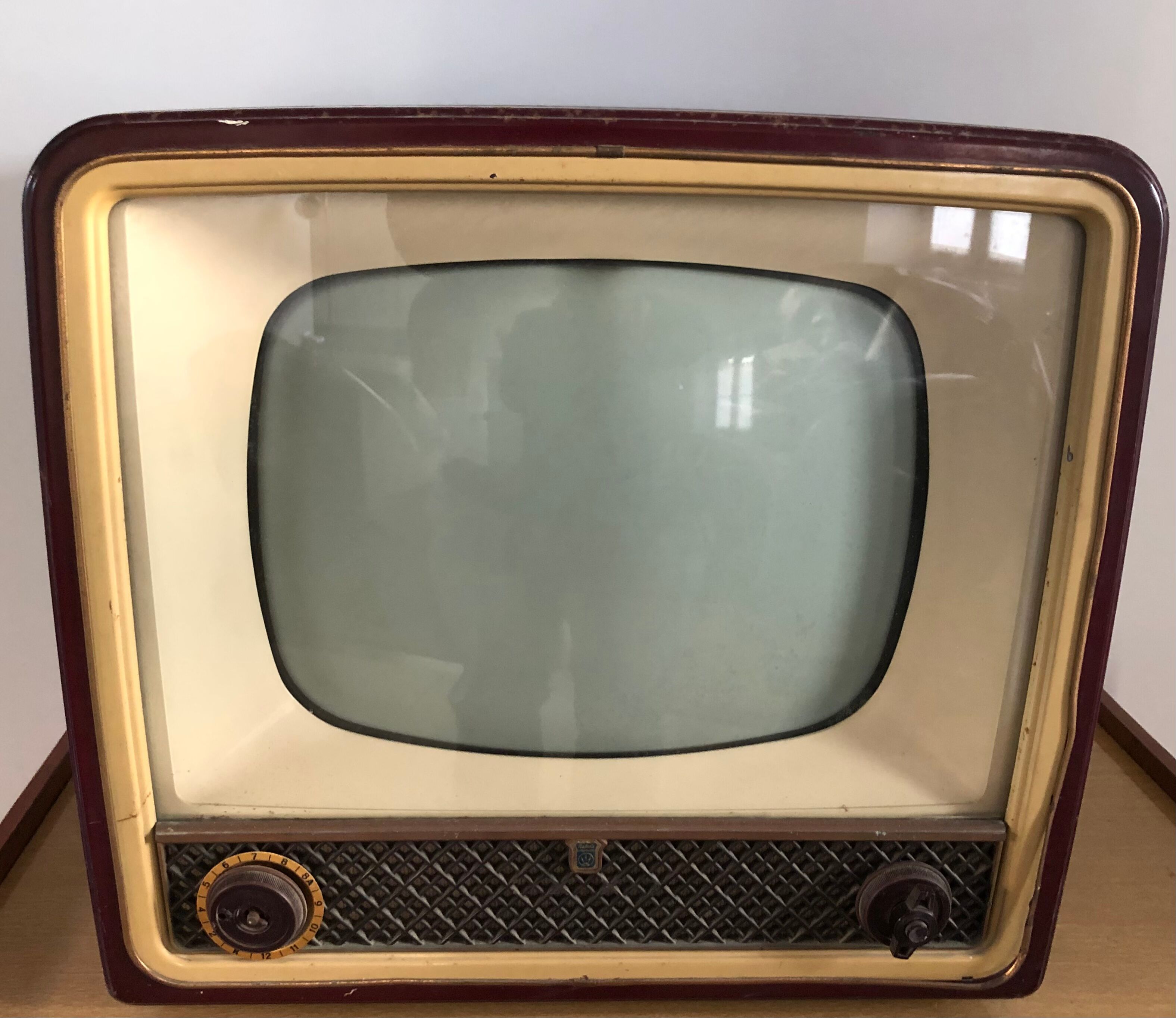 Vintage TV deco
