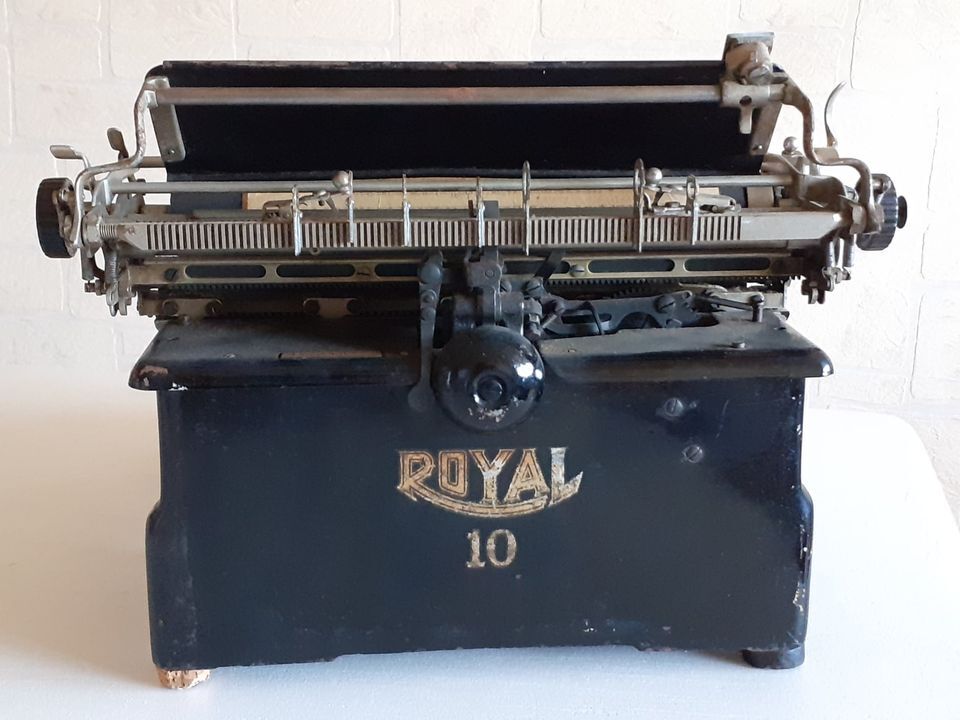 Old Royal 10 typewriter - model USA 1930