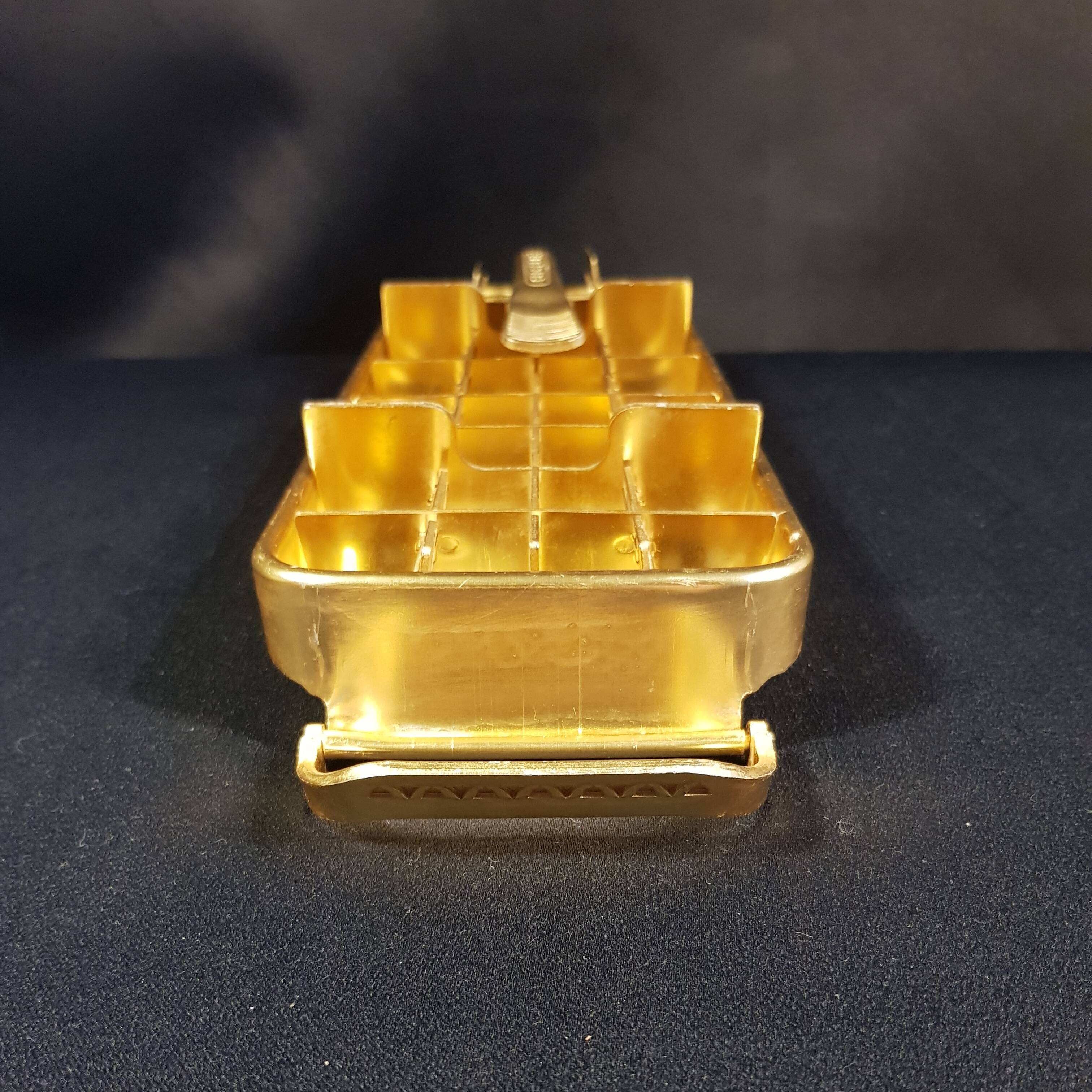 Quickube ice cube tray