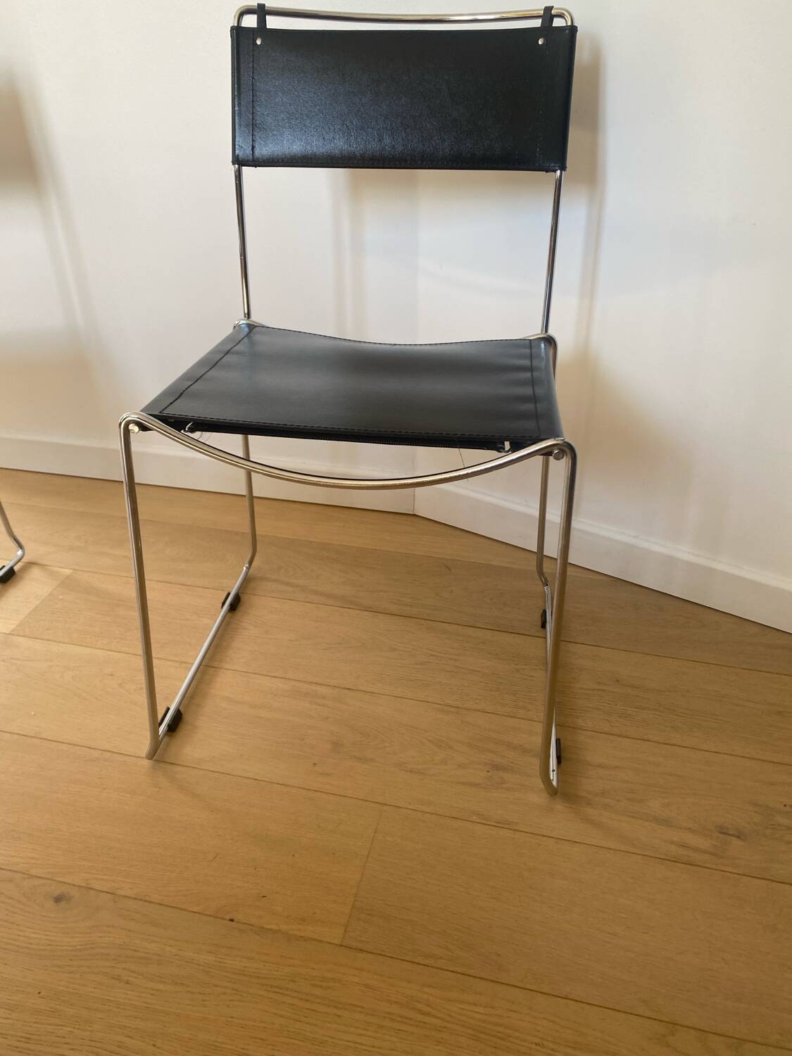 2 chaises vintage design italien