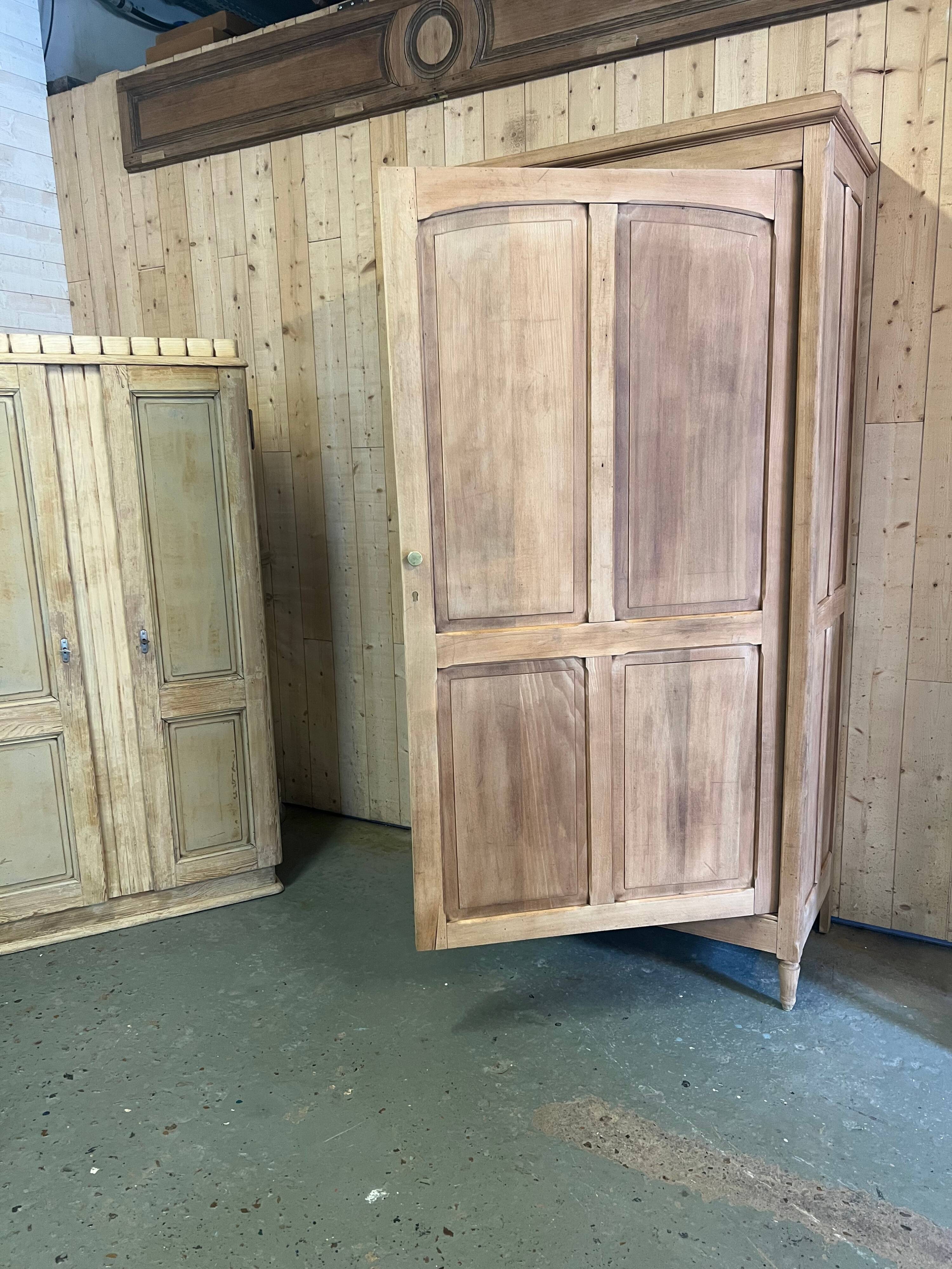 Grande armoire penderie hêtre brut