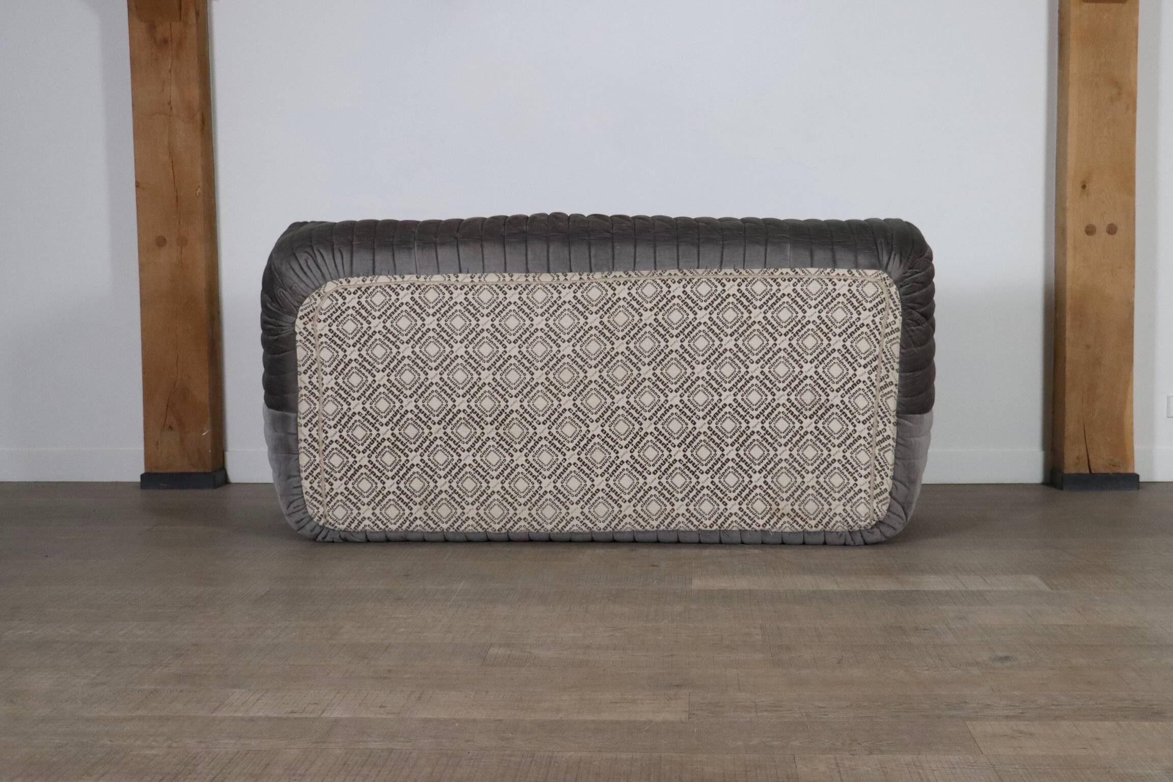 Canapé trois places original Cinna Sandra en velours par Annie Hieronimus, France années 1970