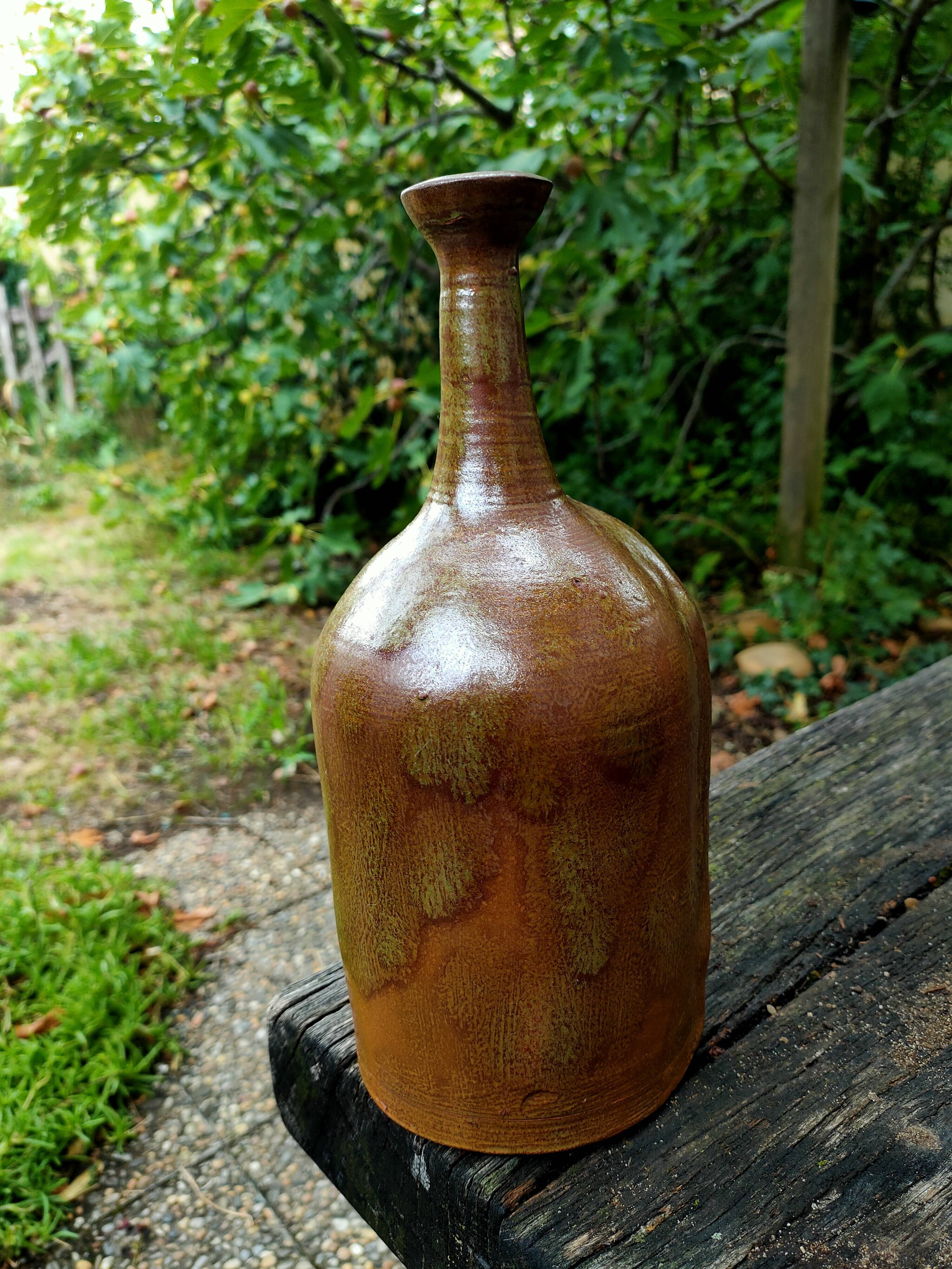Ceramic depicting a stylized face