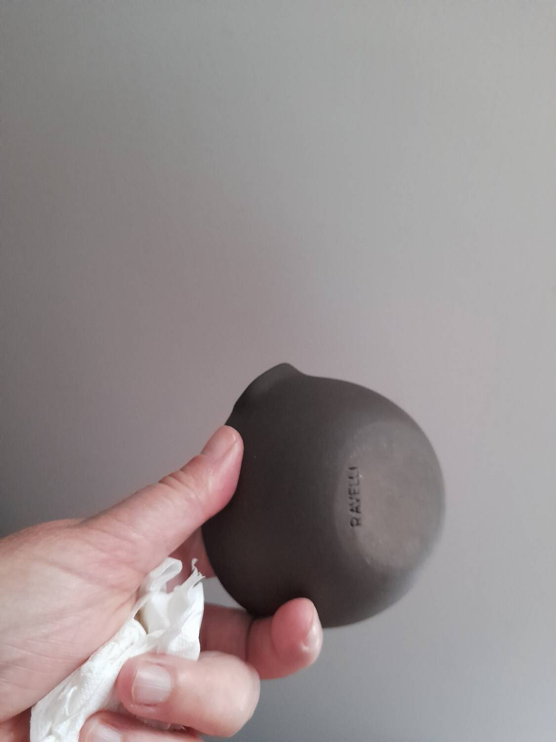 Set of 2 Ravelli ceramic ashtrays