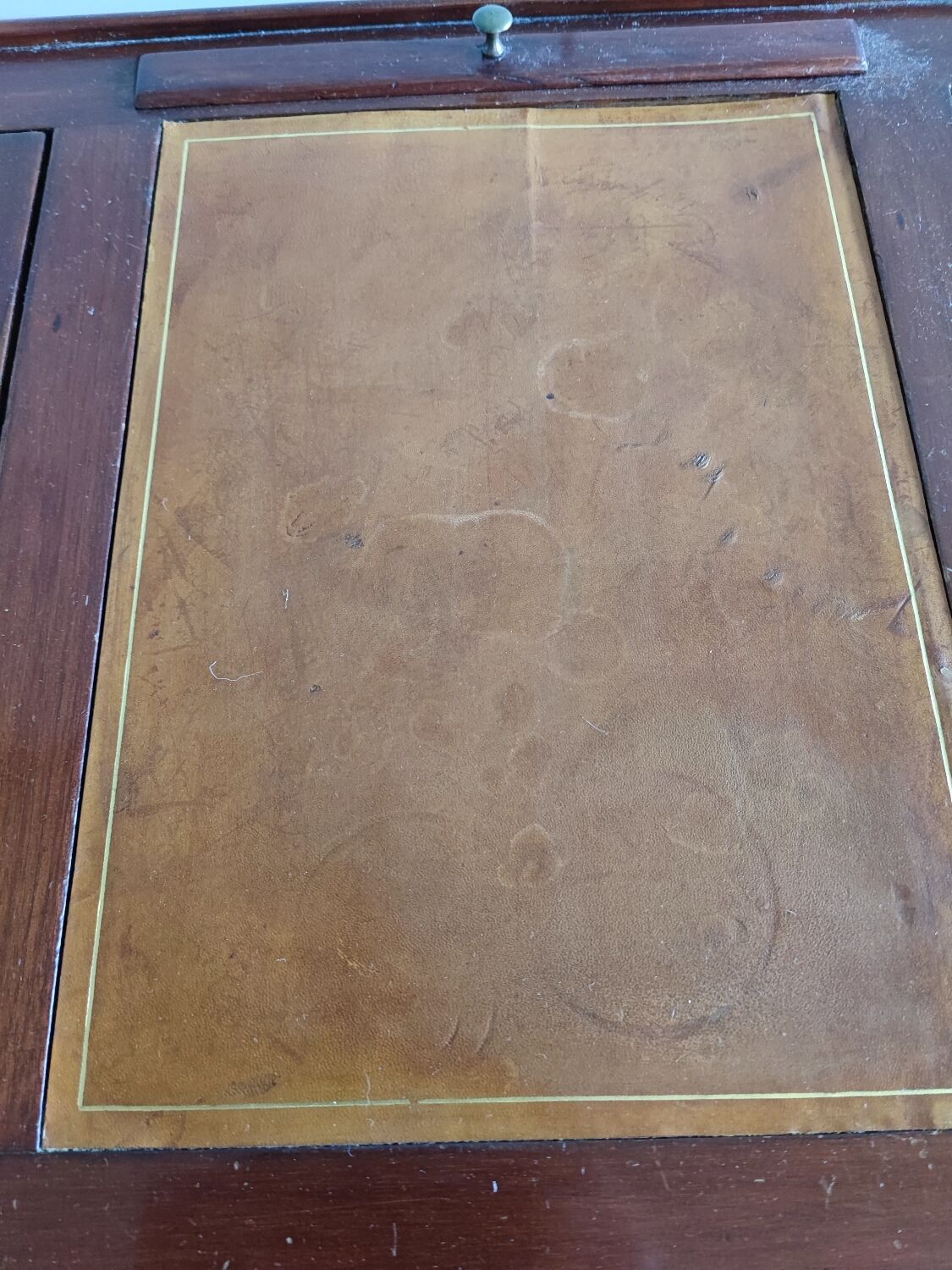 Coiffeuse avec miroir et revêtement cuir