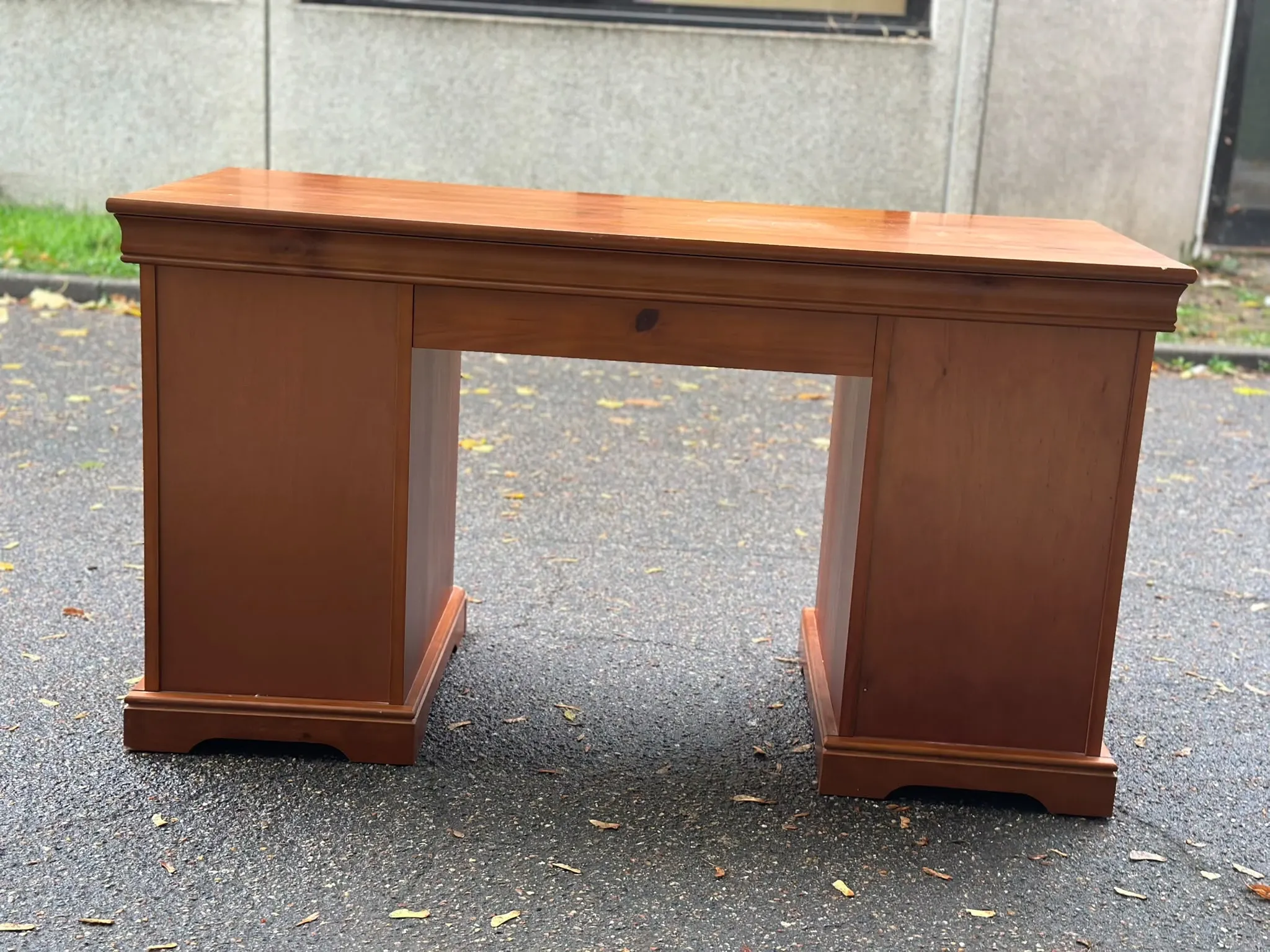 Minister's desk solid wood drawers storage keyboard shelf 140x60 1980