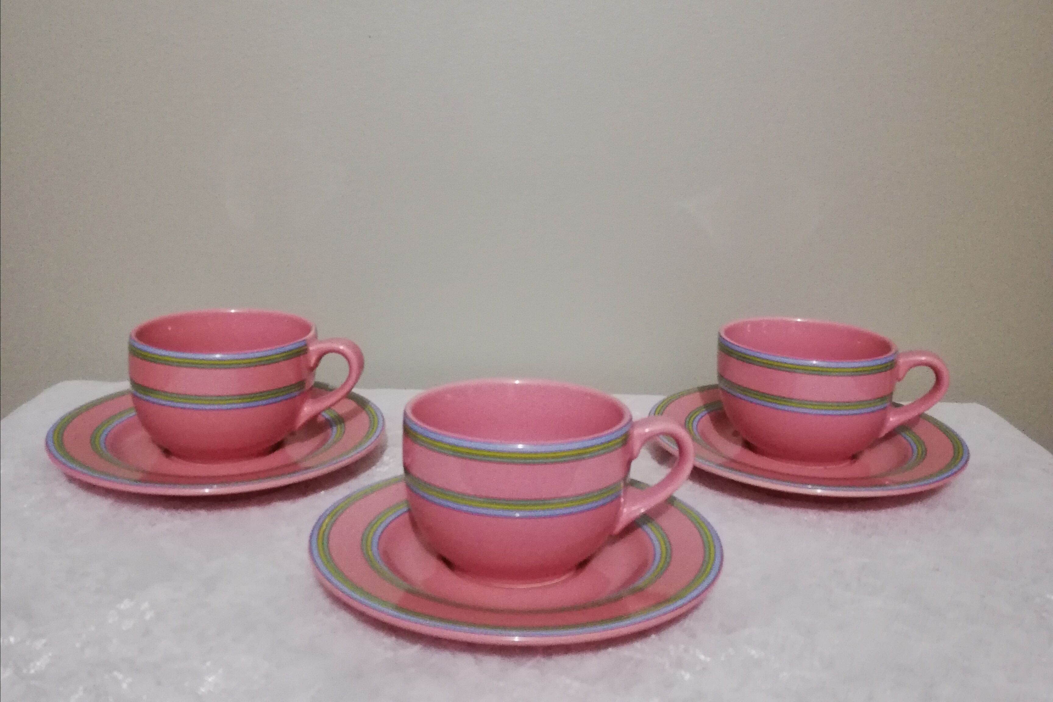 Trois tasses à café ou à thé en céramique allemande