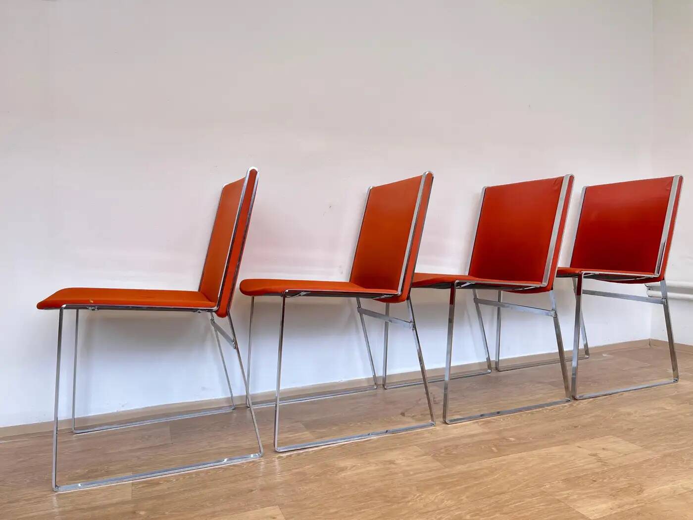 Set of mid-century design chrome dining chairs and table, 1970s