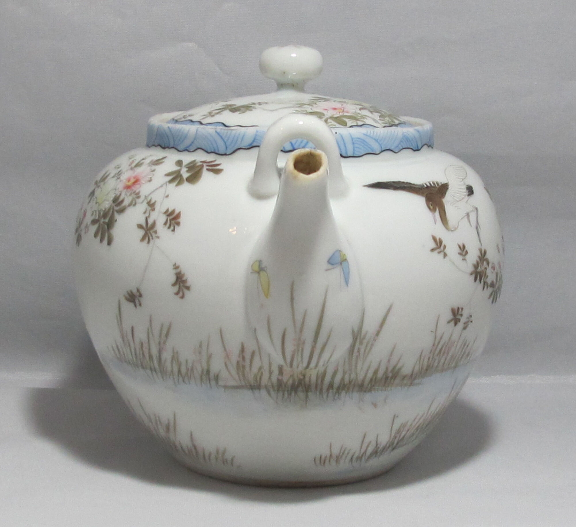 Former Asian Japanese teapot