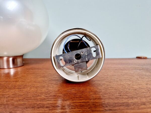 Plafonnier/Applique murale en verre opale, design Motoko Ishii, 1970