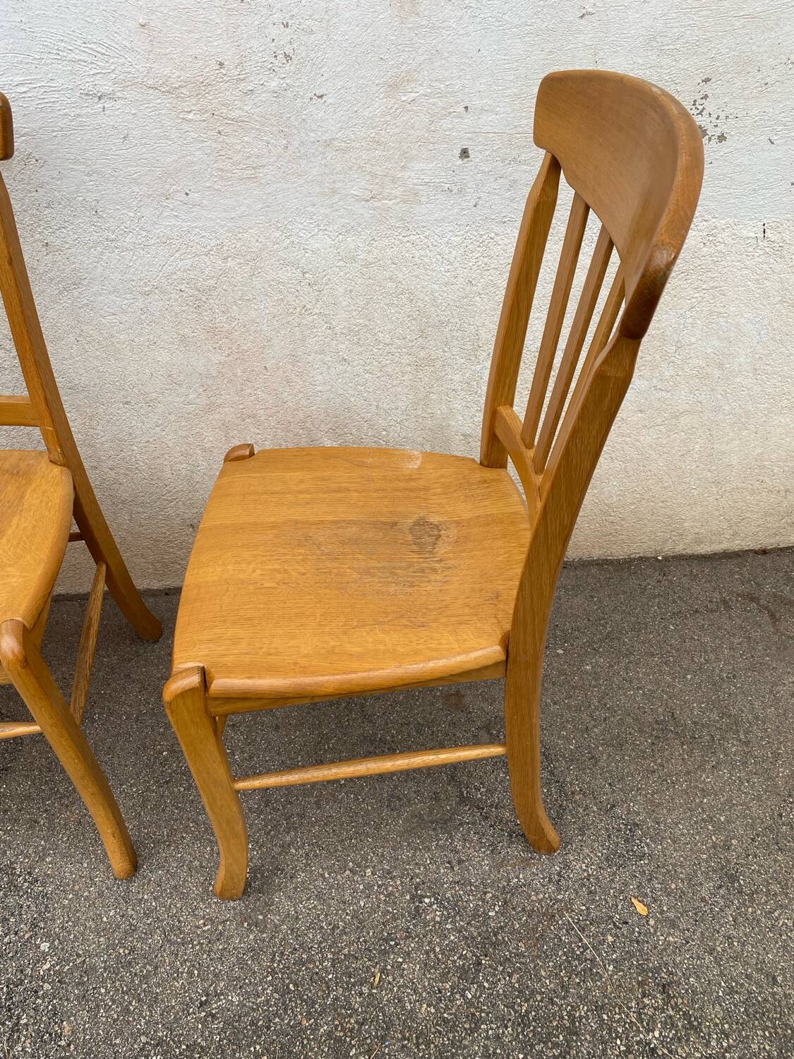 Set of 4 contemporary bistro style chairs