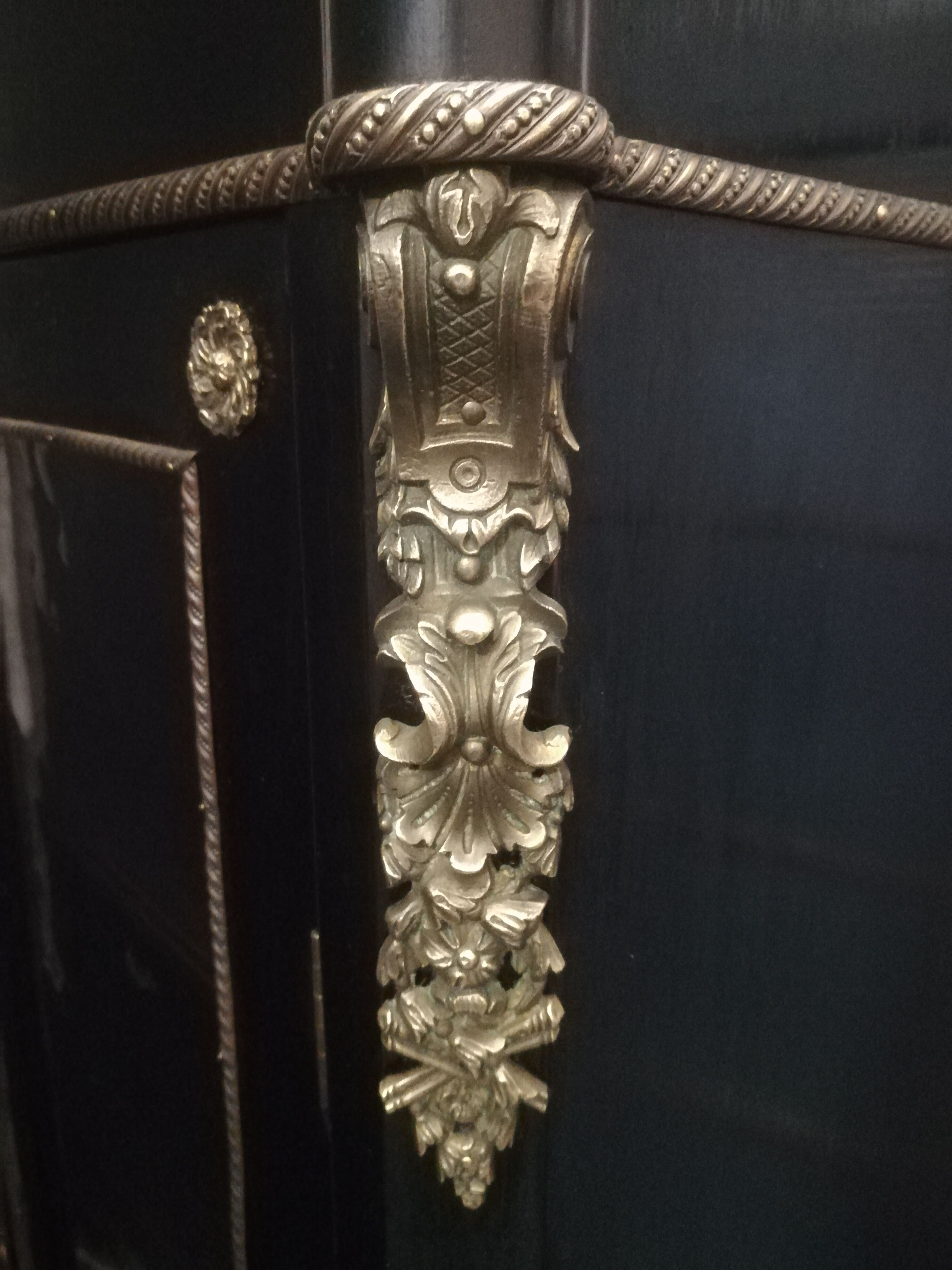 Napoleon III showcase lacquered black and gilded bronze