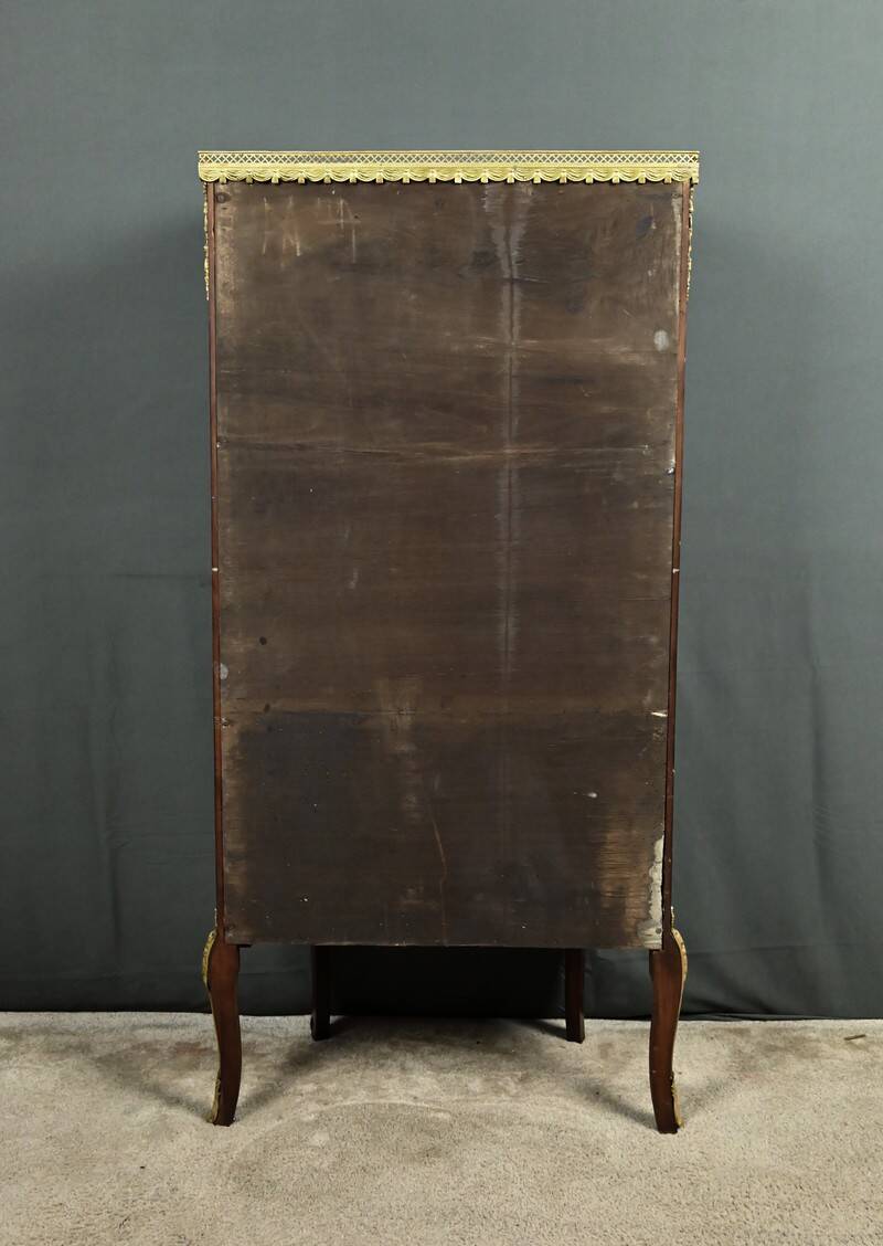 Small mahogany display cabinet, Louis XV to Louis XVI transition style – early 20th century.