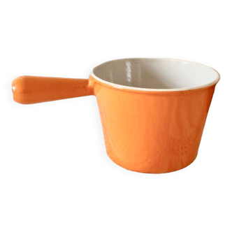 Caquelon frying pan small casserole dish with cast iron handle Le Creuset orange 1.2 L